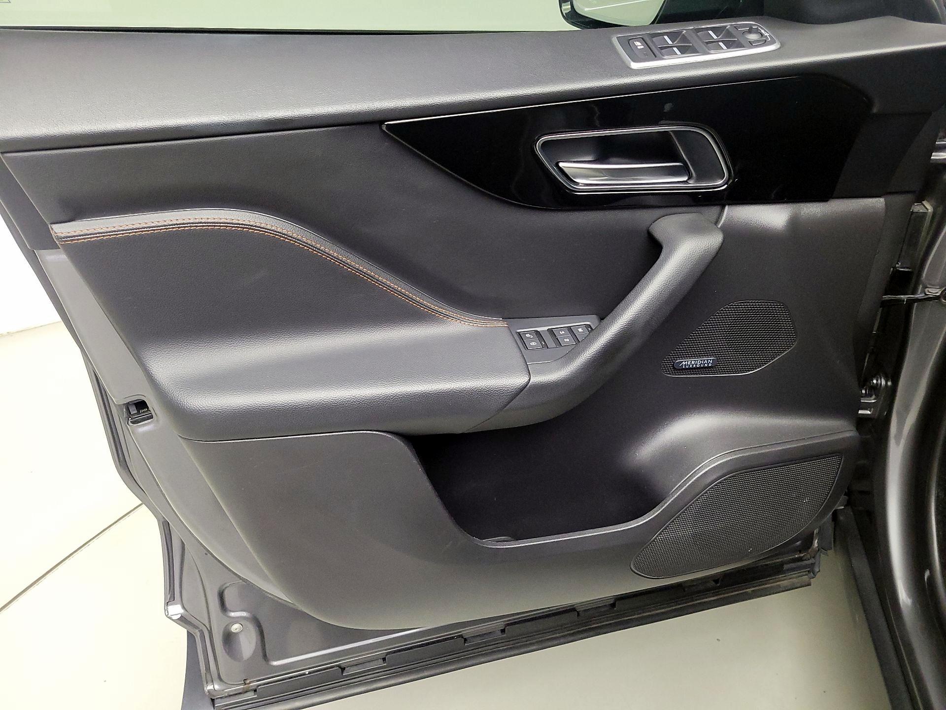 Thumbnail: 2019 Jaguar F-Pace - 12