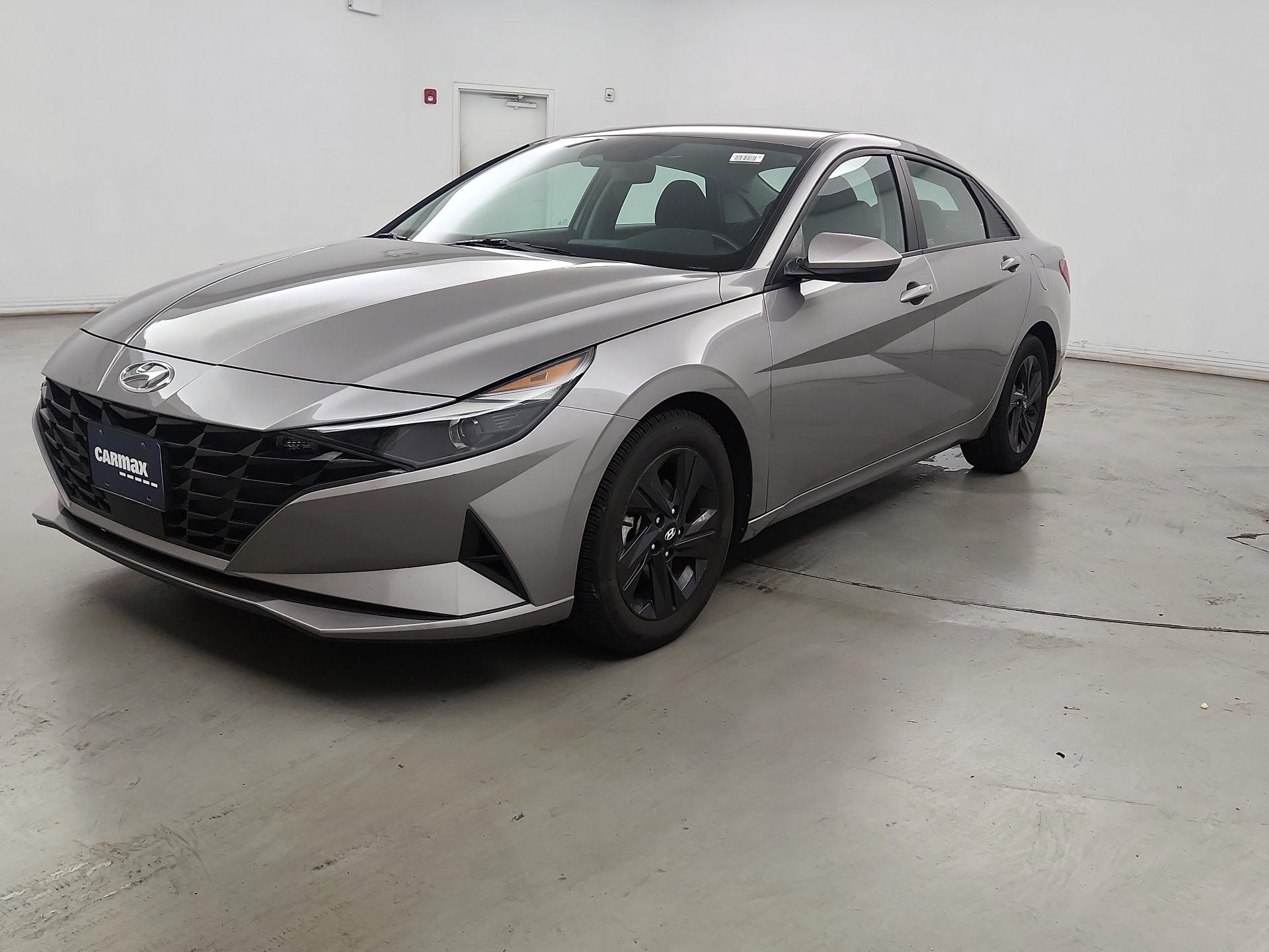 Thumbnail: 2022 Hyundai Elantra - 3