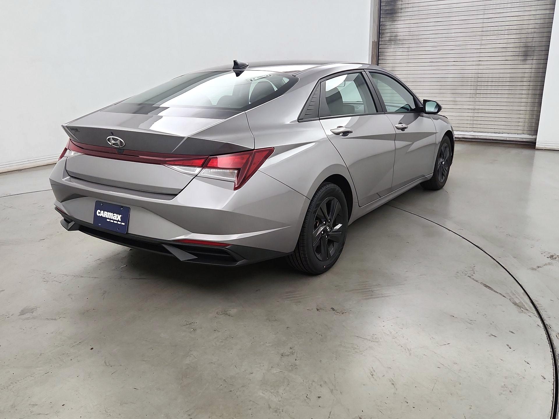 Thumbnail: 2022 Hyundai Elantra - 5