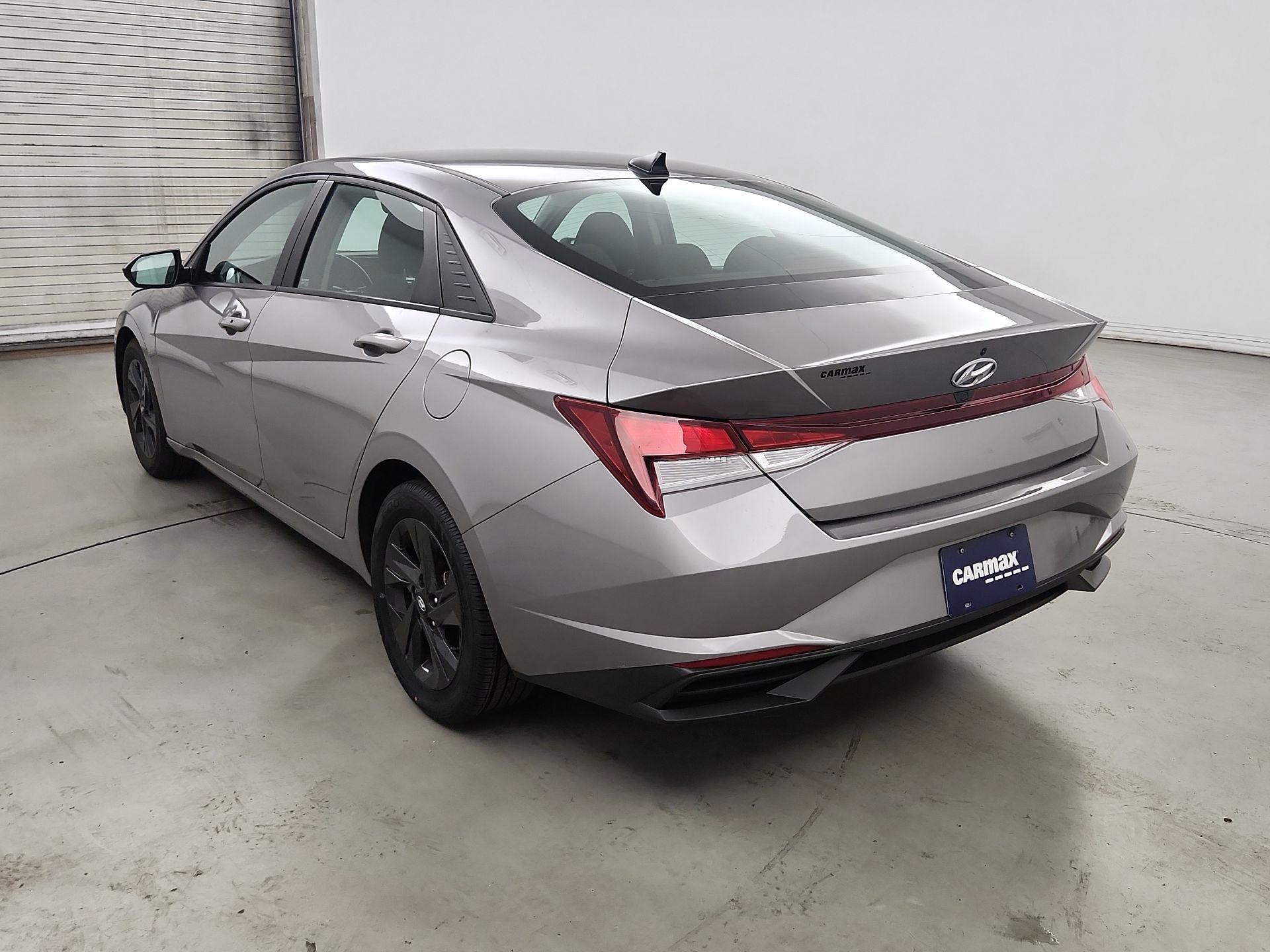 Thumbnail: 2022 Hyundai Elantra - 7