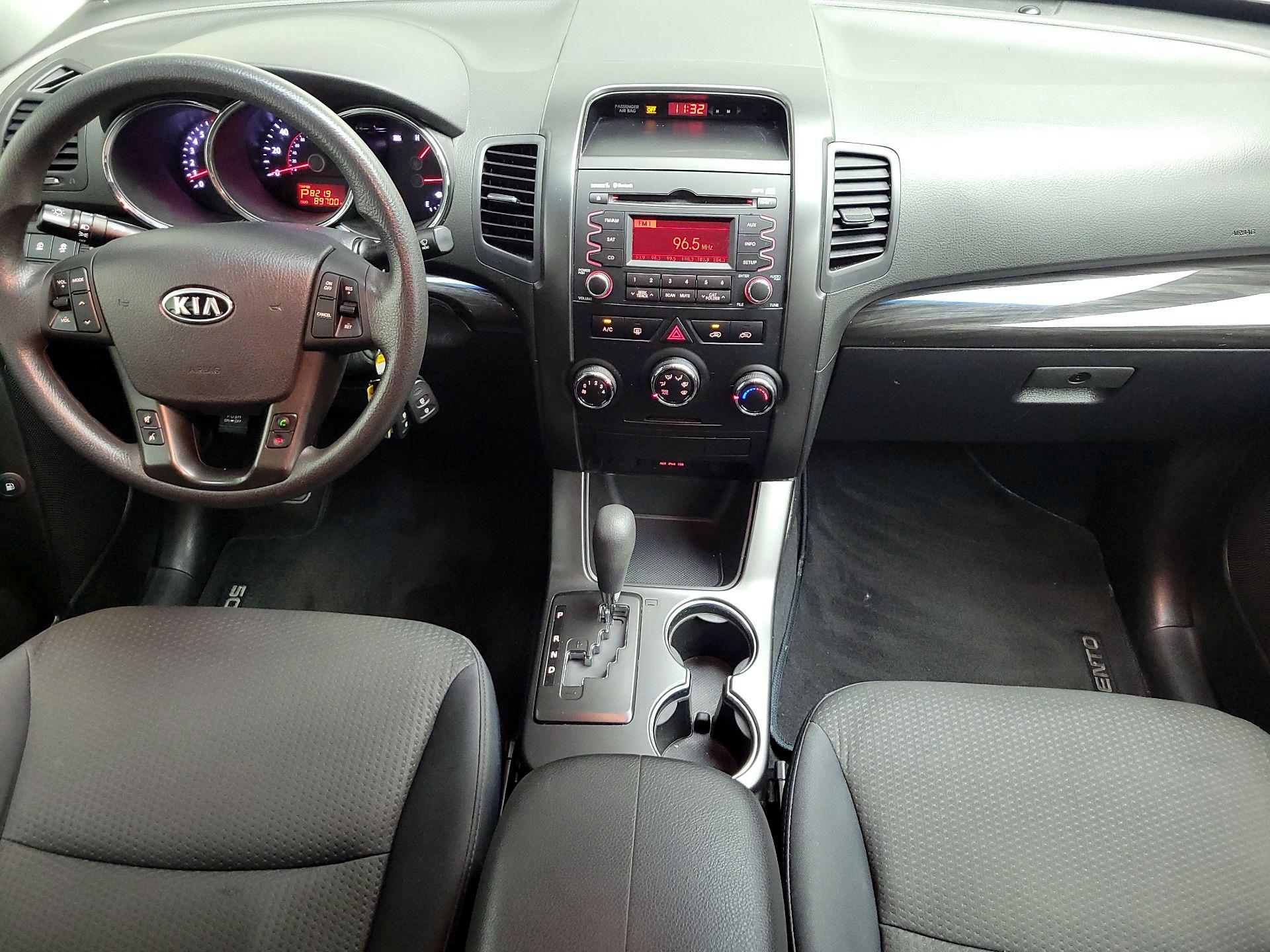 Thumbnail: 2013 Kia Sorento - 9