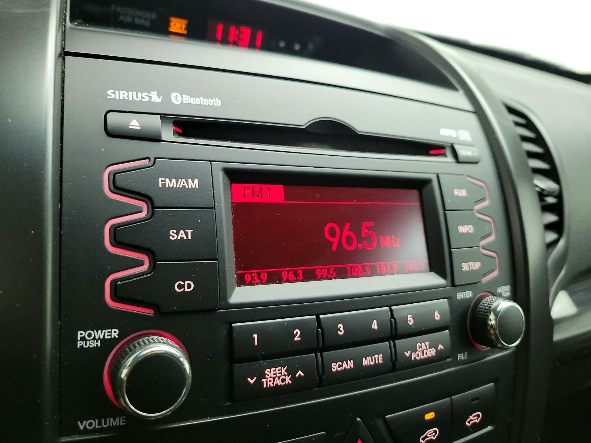 Thumbnail: 2013 Kia Sorento - 14