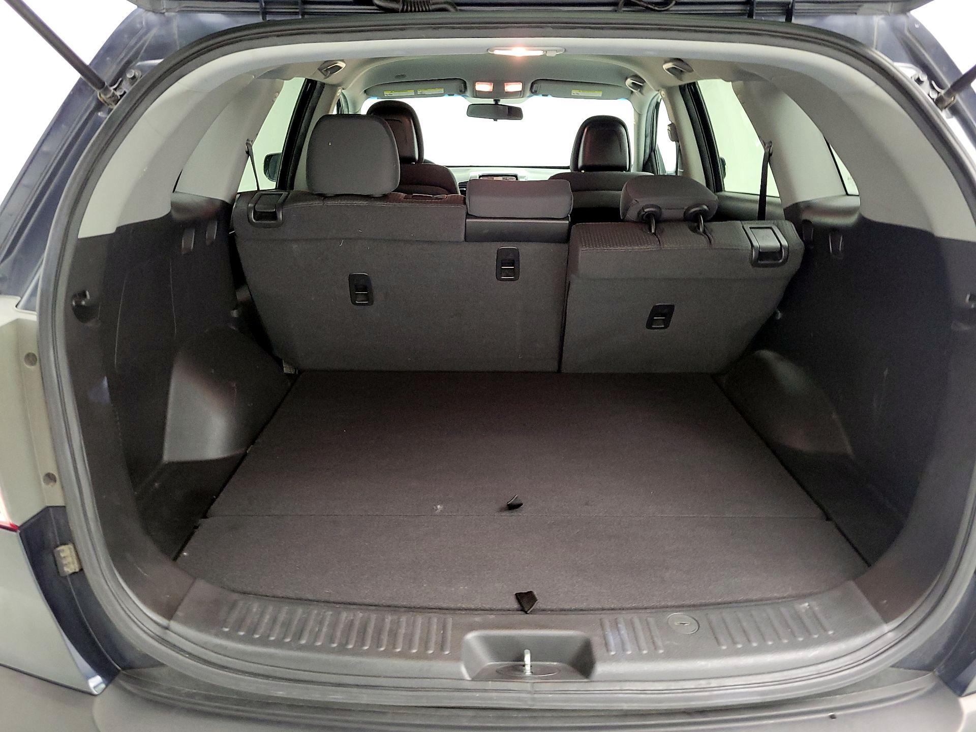 Thumbnail: 2013 Kia Sorento - 19