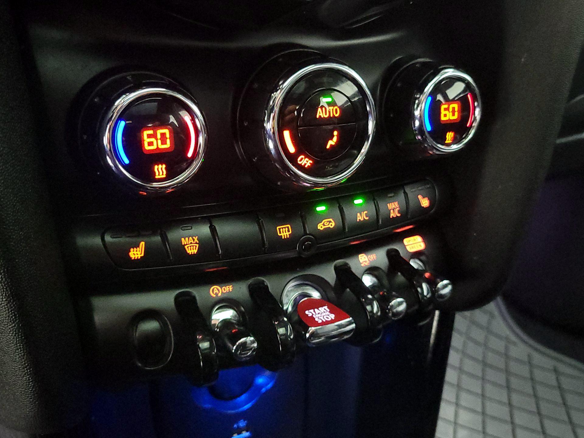 Thumbnail: 2021 MINI Cooper Hardtop - 17