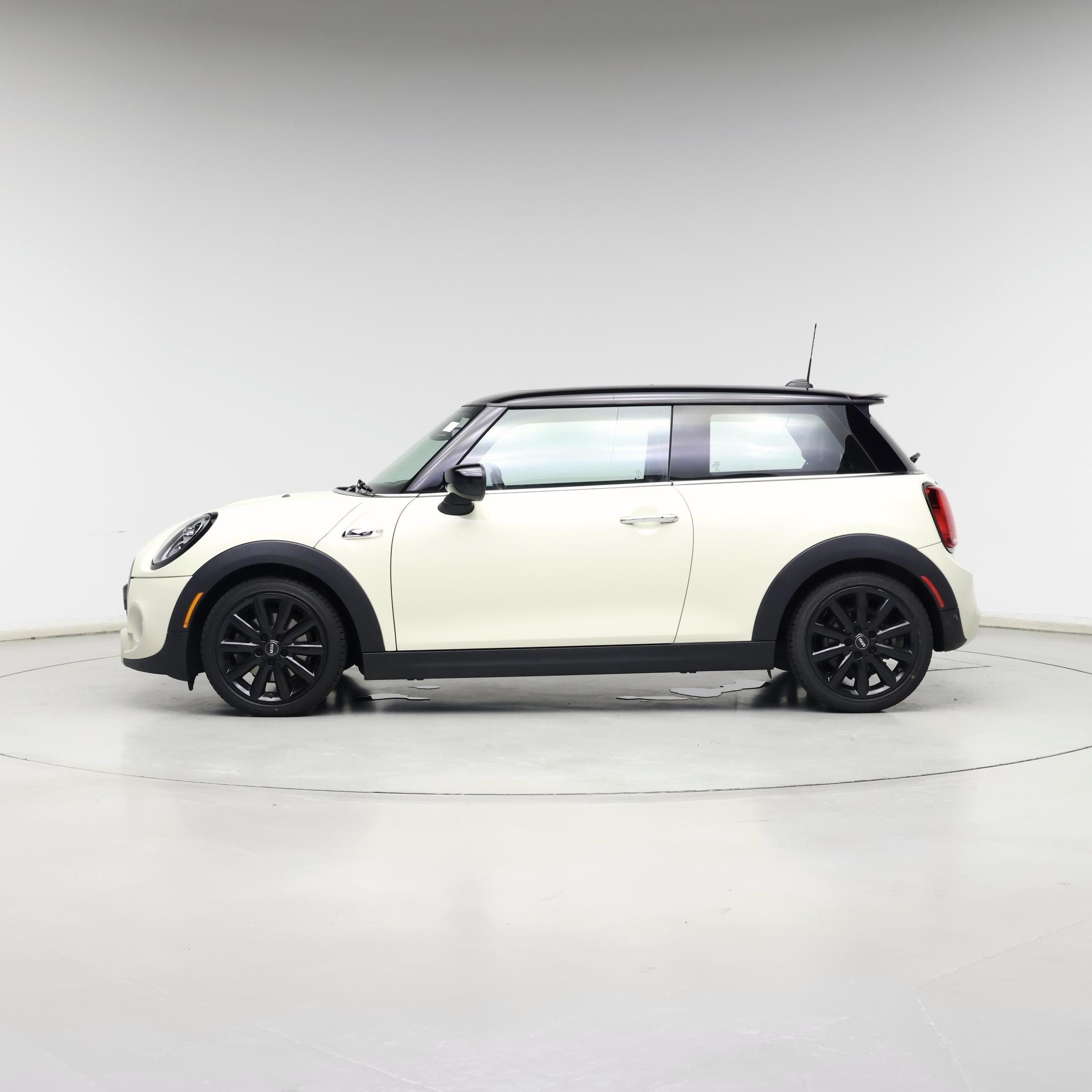 Thumbnail: 2021 MINI Cooper Hardtop - 3