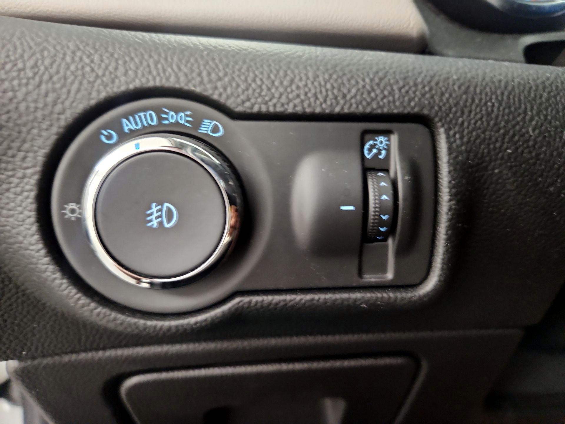 Thumbnail: 2015 Buick Verano - 13