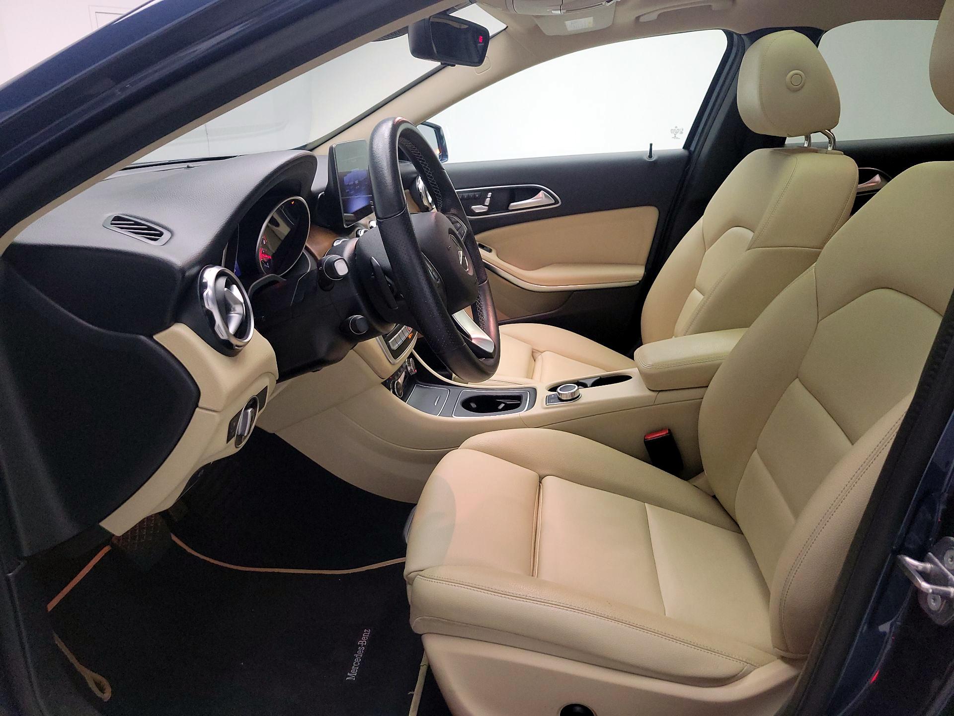 Thumbnail: 2019 Mercedes-Benz GLA - 11