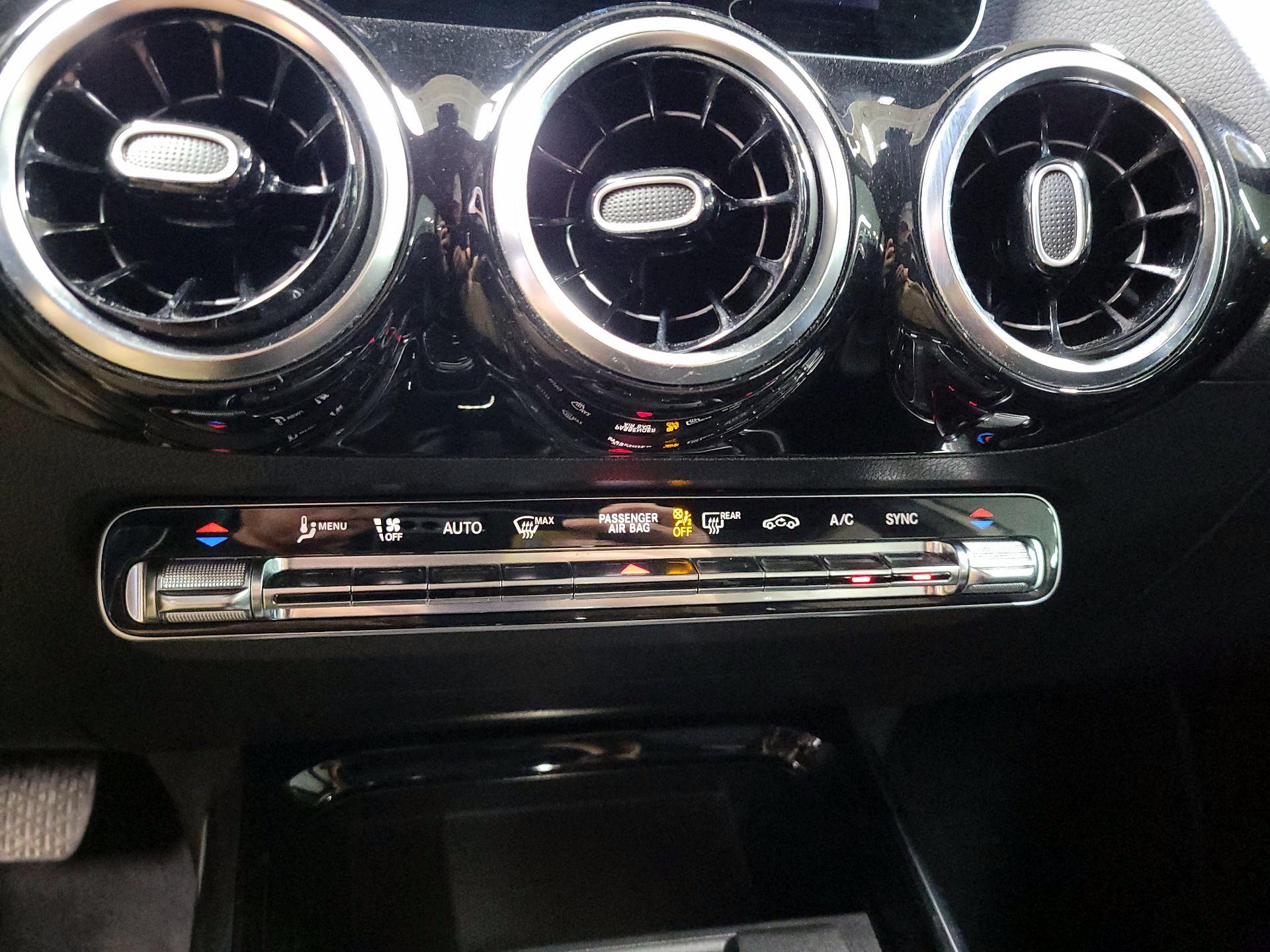 Thumbnail: 2021 Mercedes-Benz GLA - 17