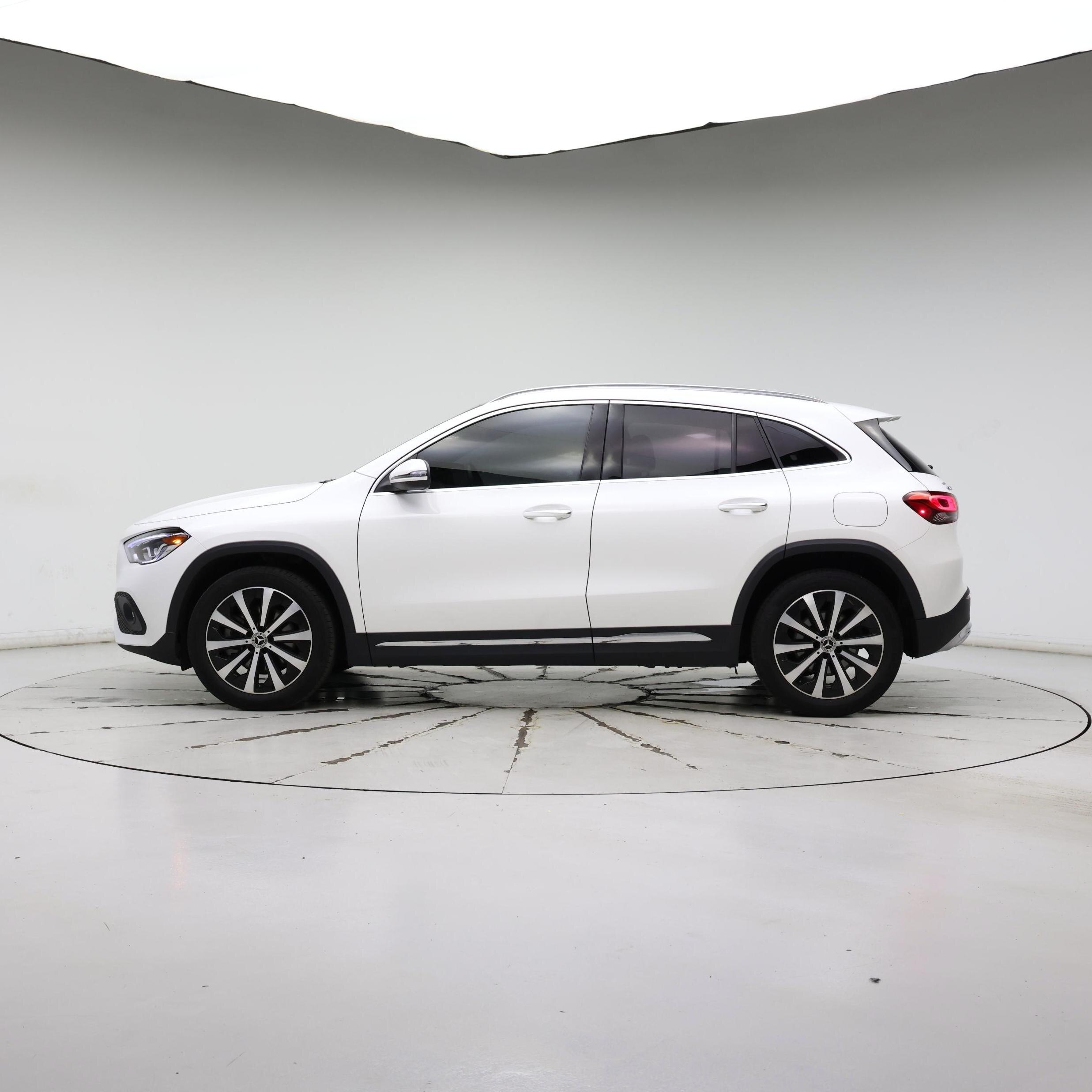 Thumbnail: 2021 Mercedes-Benz GLA - 3