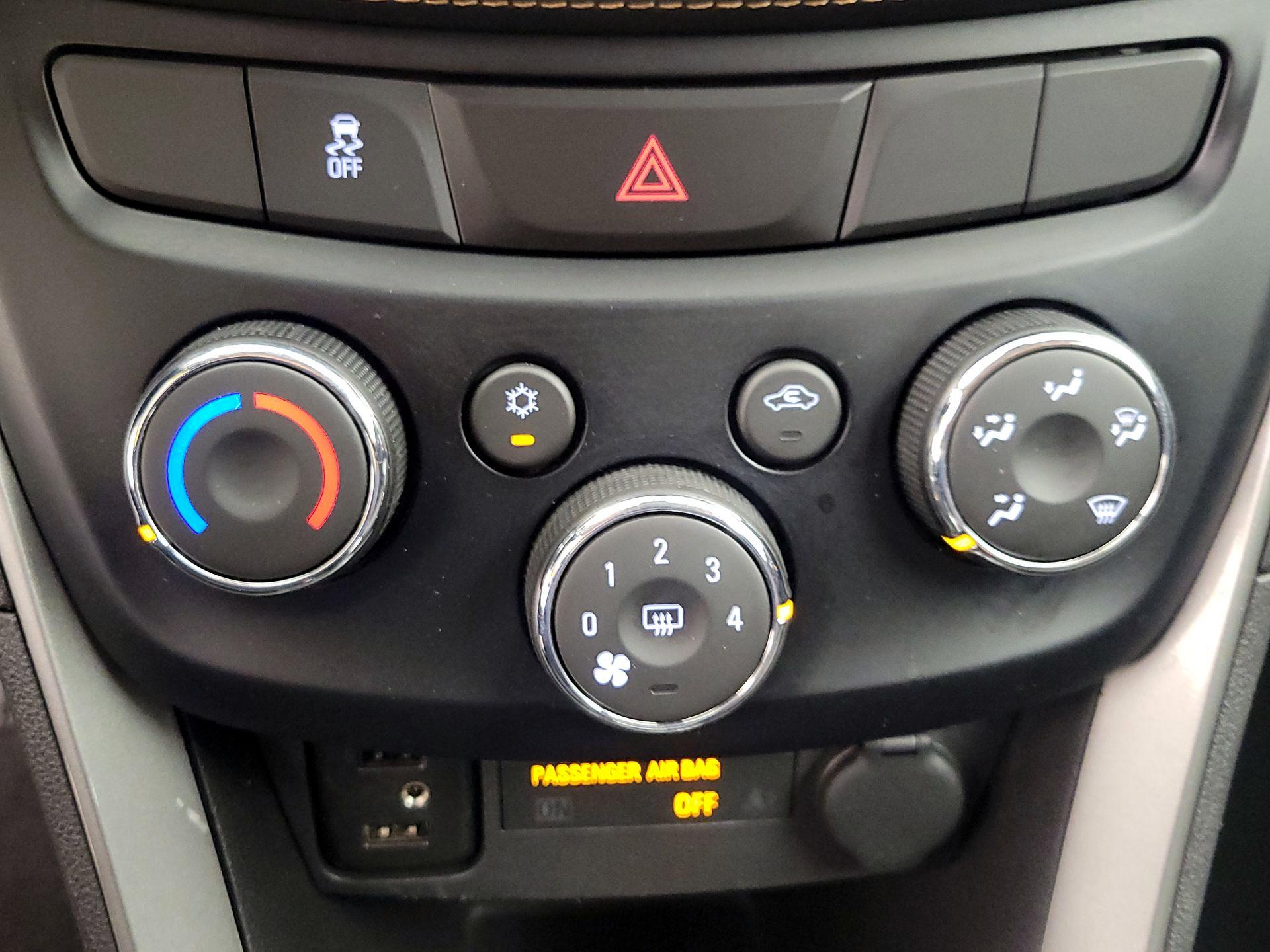 Thumbnail: 2019 Chevrolet Trax - 16