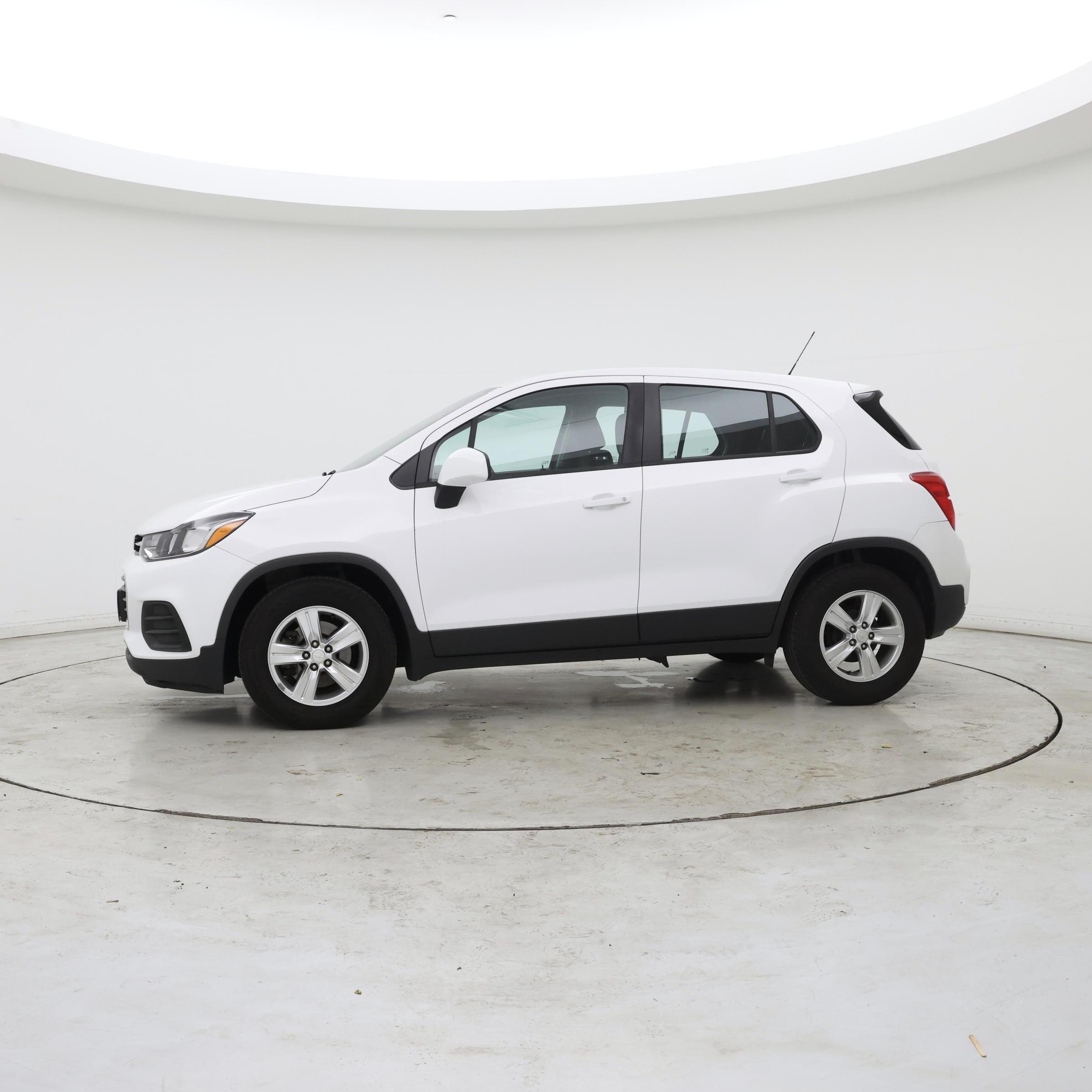 Thumbnail: 2019 Chevrolet Trax - 3