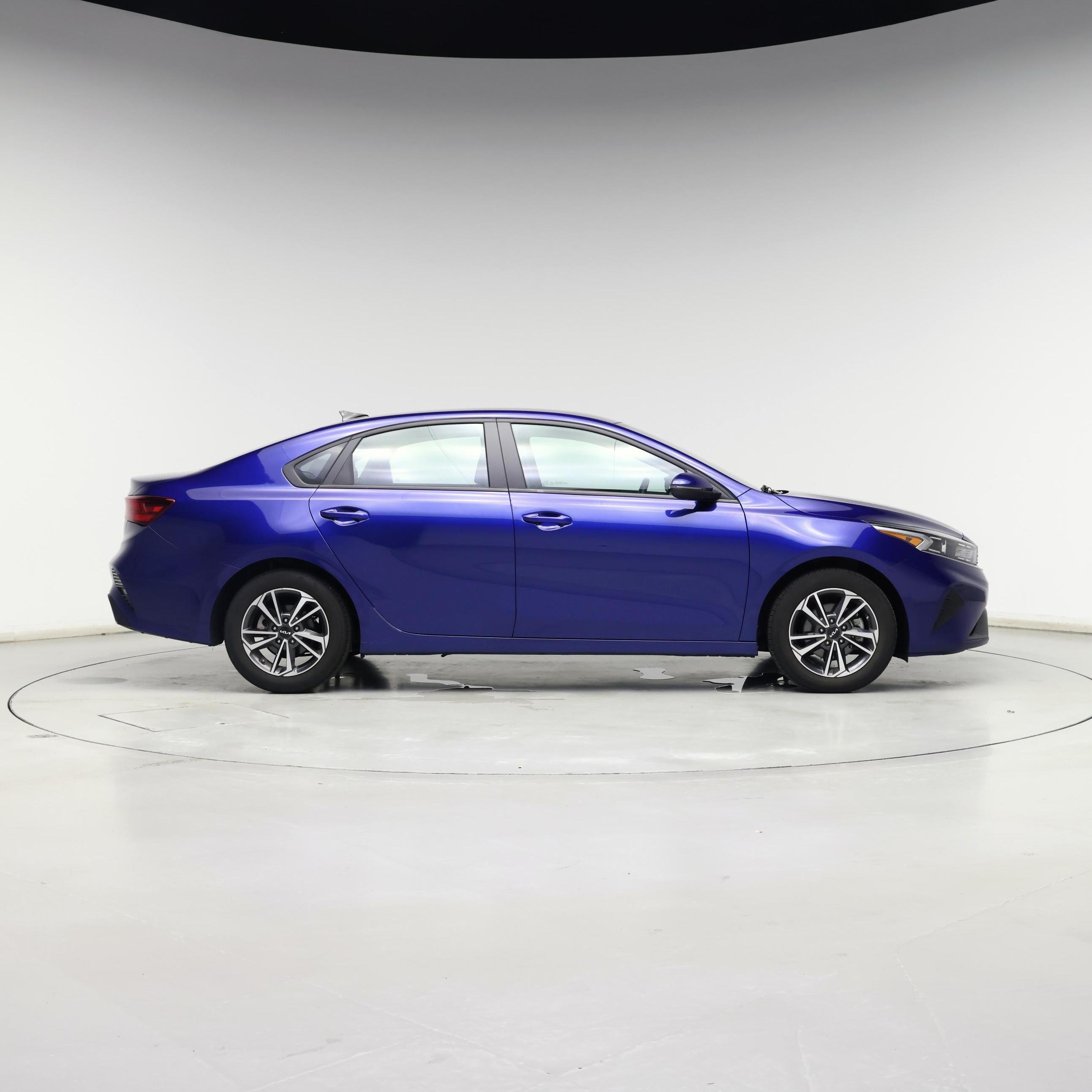 Thumbnail: 2023 Kia Forte - 7