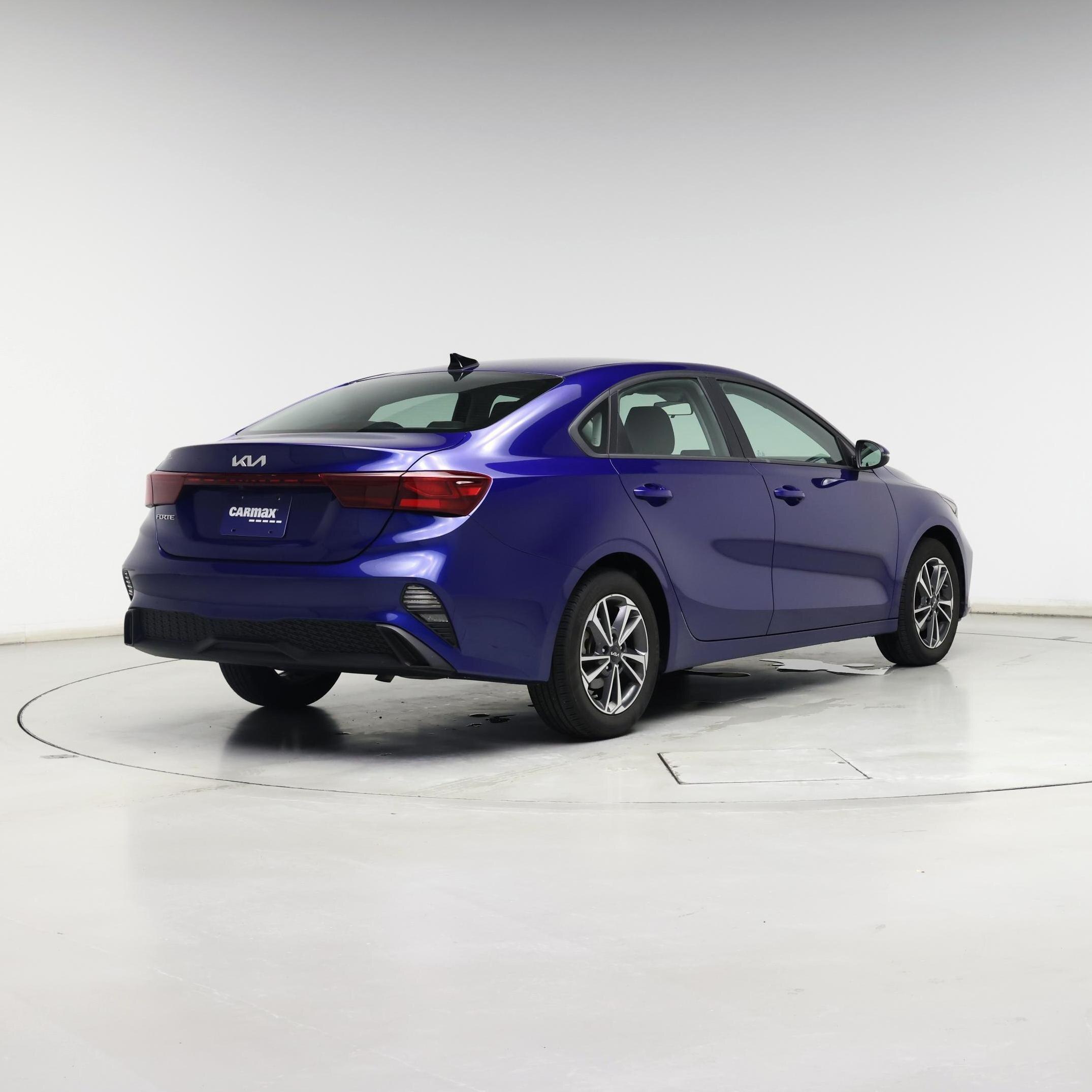 Thumbnail: 2023 Kia Forte - 8