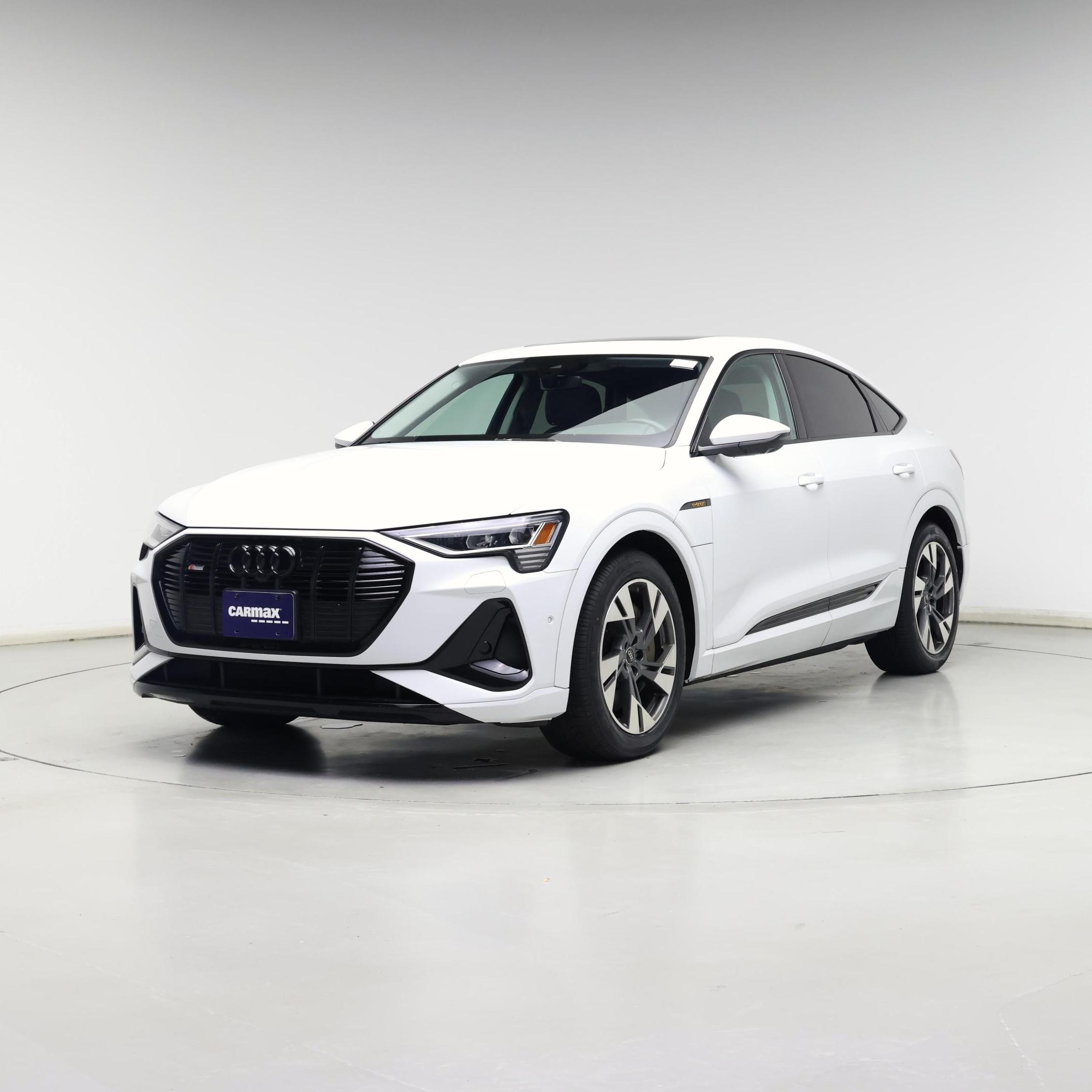 Thumbnail: 2022 Audi e-tron S - 4