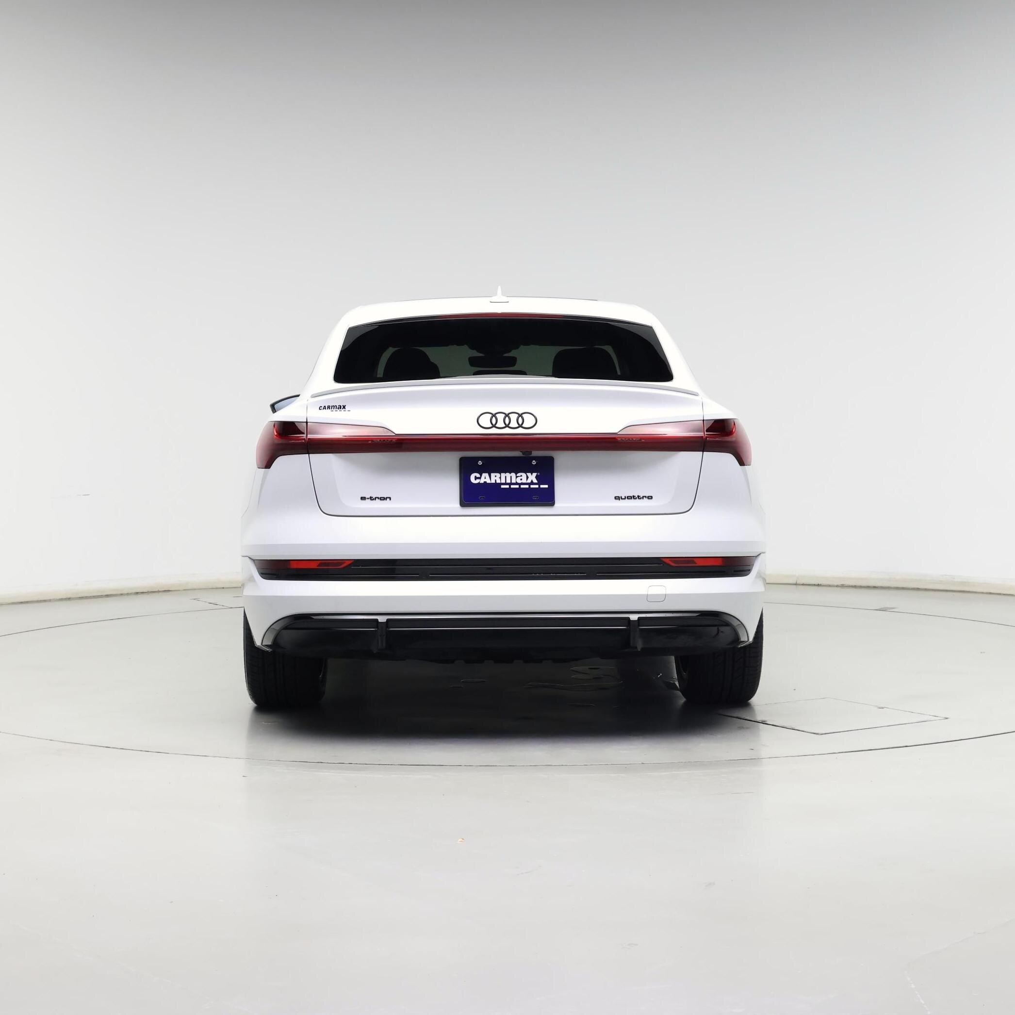 Thumbnail: 2022 Audi e-tron S - 6