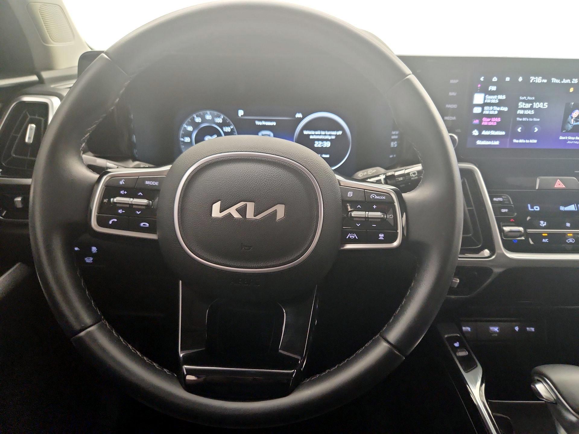 Thumbnail: 2023 Kia Sorento - 10