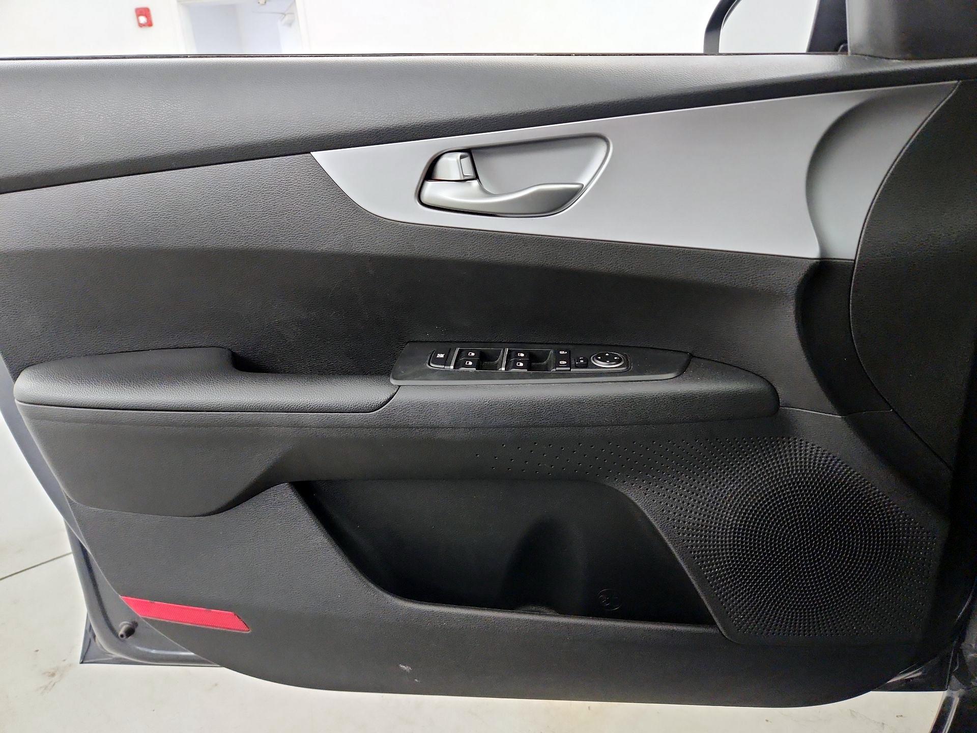 Thumbnail: 2023 Kia Forte - 12
