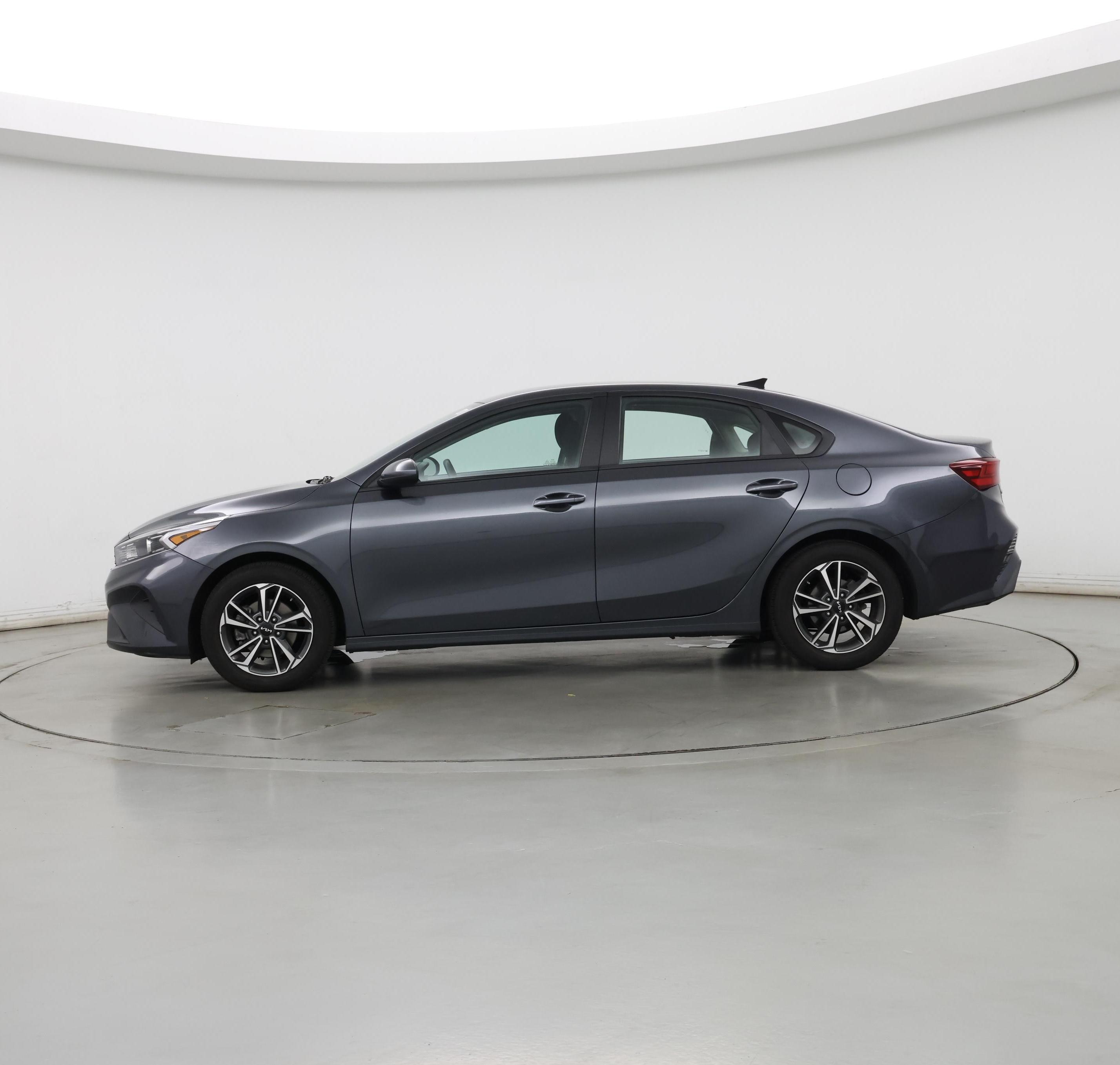 Thumbnail: 2023 Kia Forte - 3