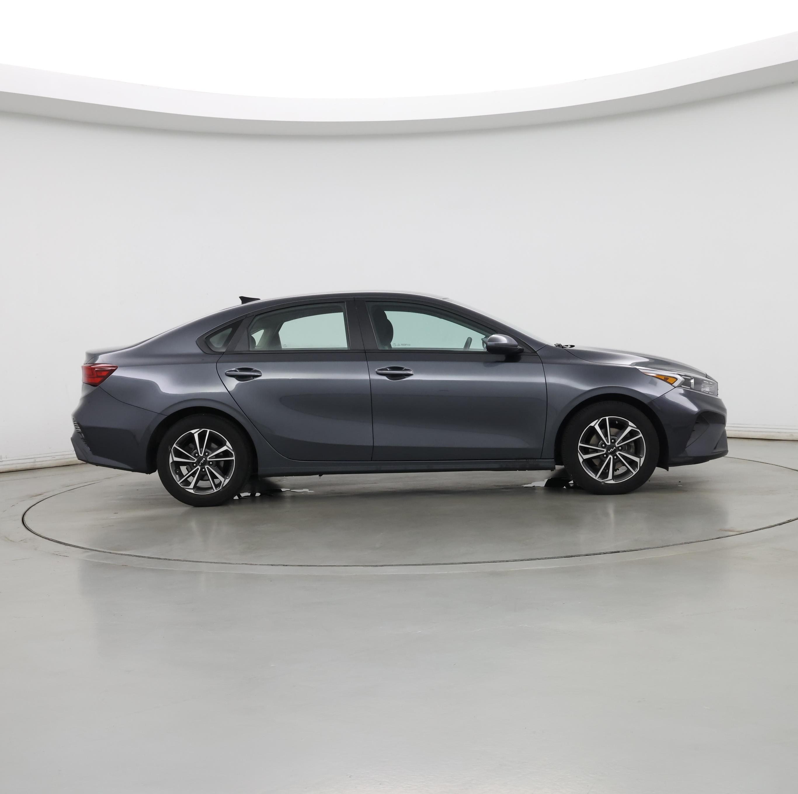 Thumbnail: 2023 Kia Forte - 7