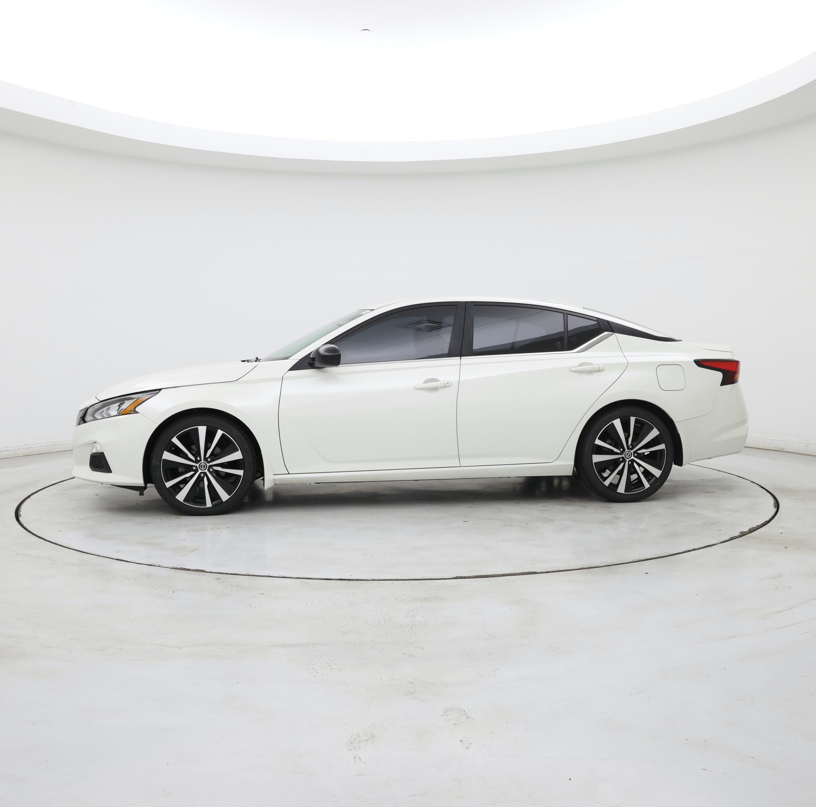 Thumbnail: 2020 Nissan Altima - 3
