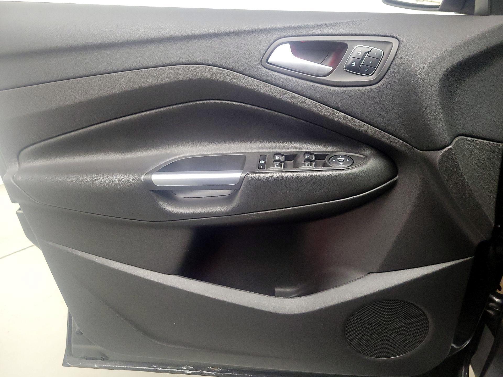 Thumbnail: 2016 Ford Escape - 12