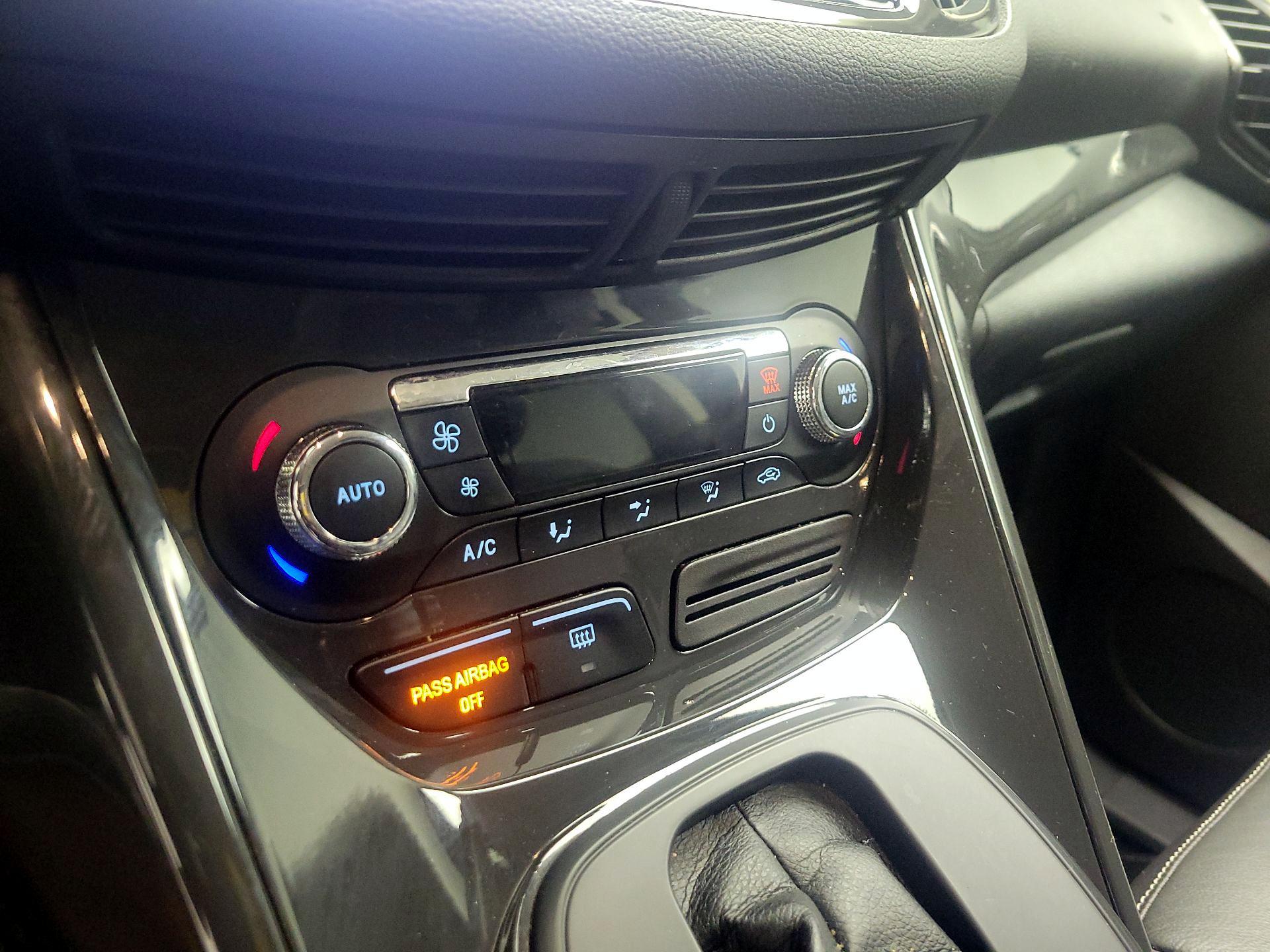 Thumbnail: 2016 Ford Escape - 15