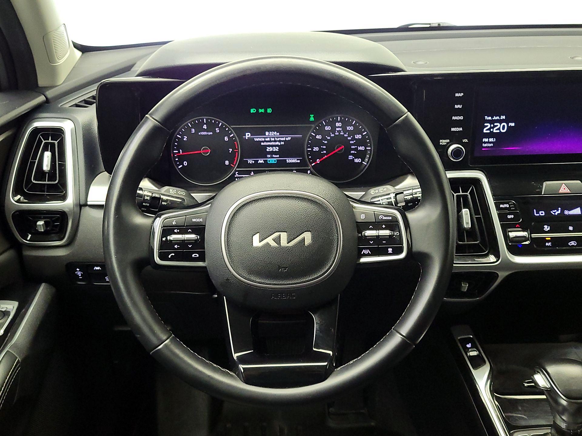 Thumbnail: 2022 Kia Sorento - 10