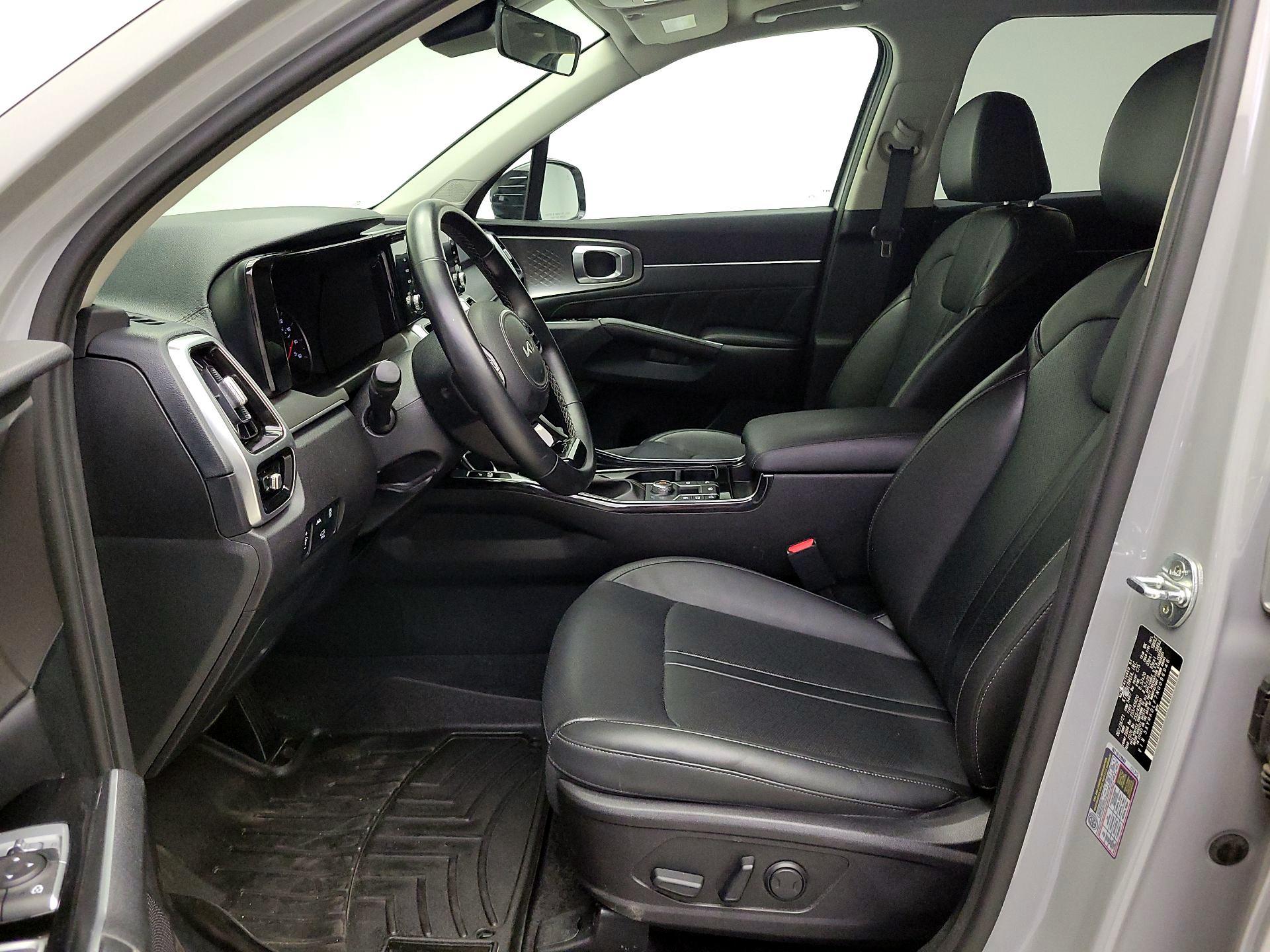 Thumbnail: 2022 Kia Sorento - 11