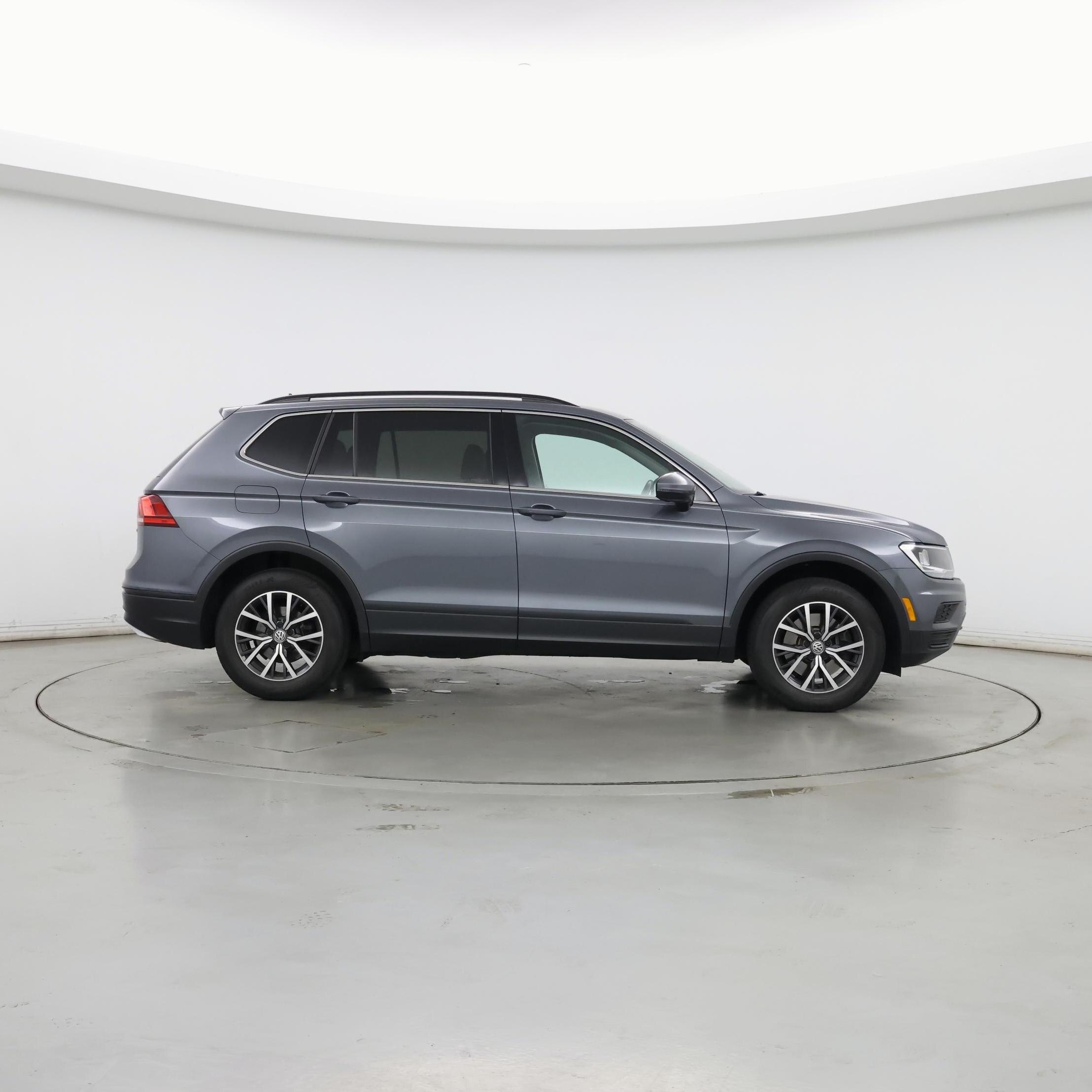 Thumbnail: 2019 Volkswagen Tiguan - 7