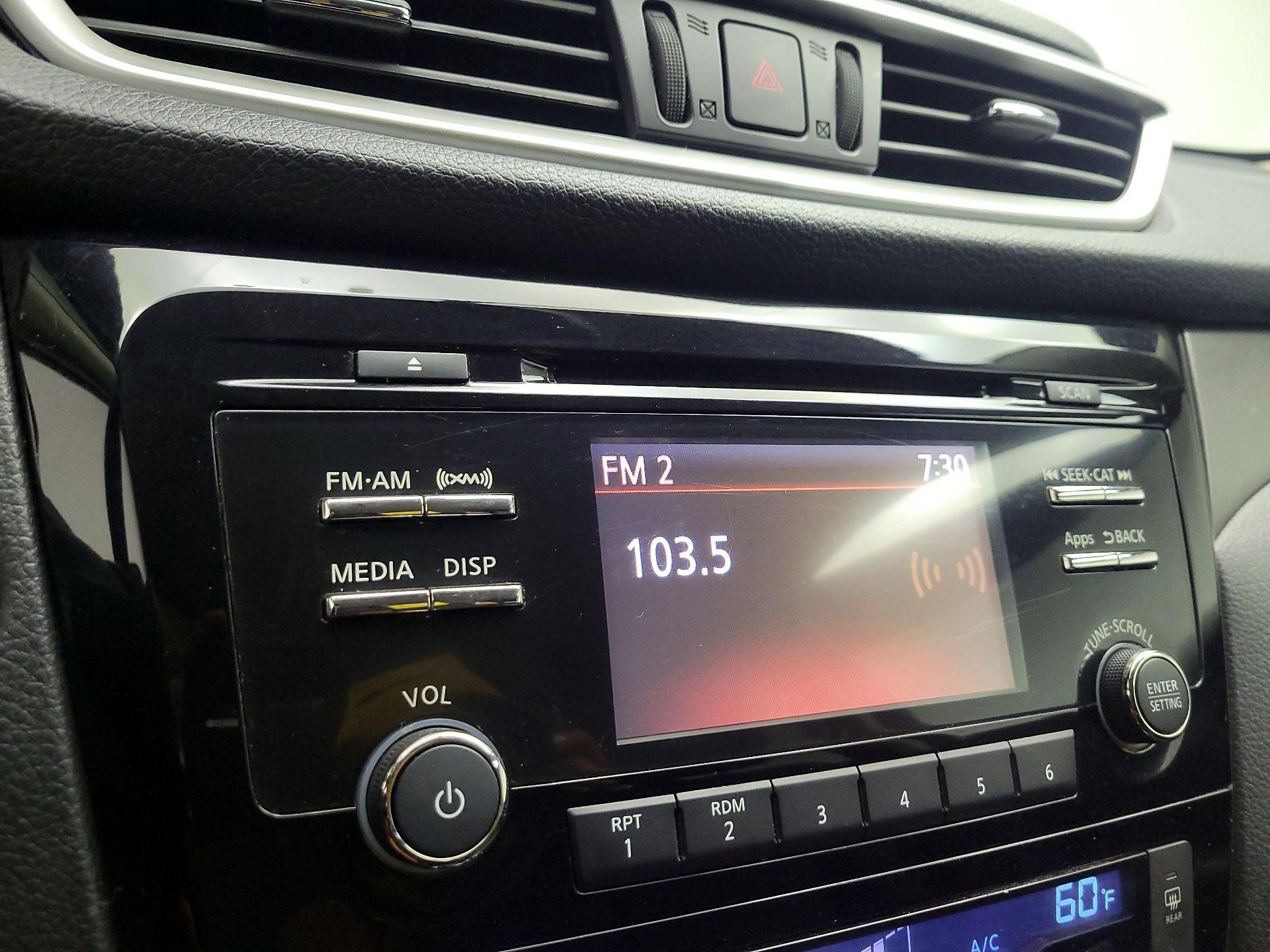 Thumbnail: 2016 Nissan Rogue - 15