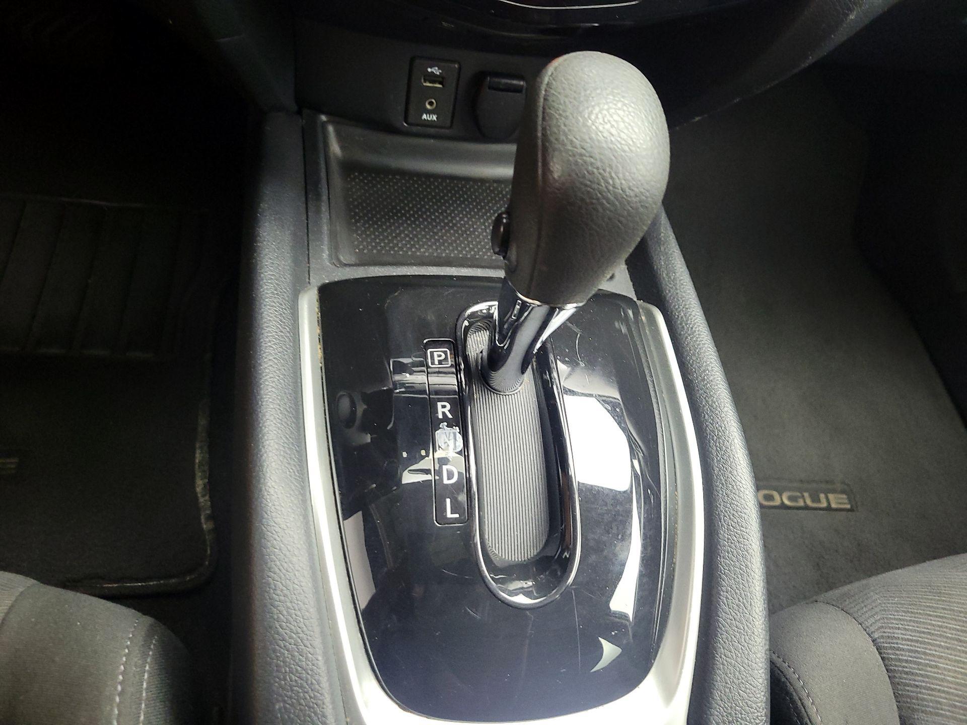 Thumbnail: 2016 Nissan Rogue - 17