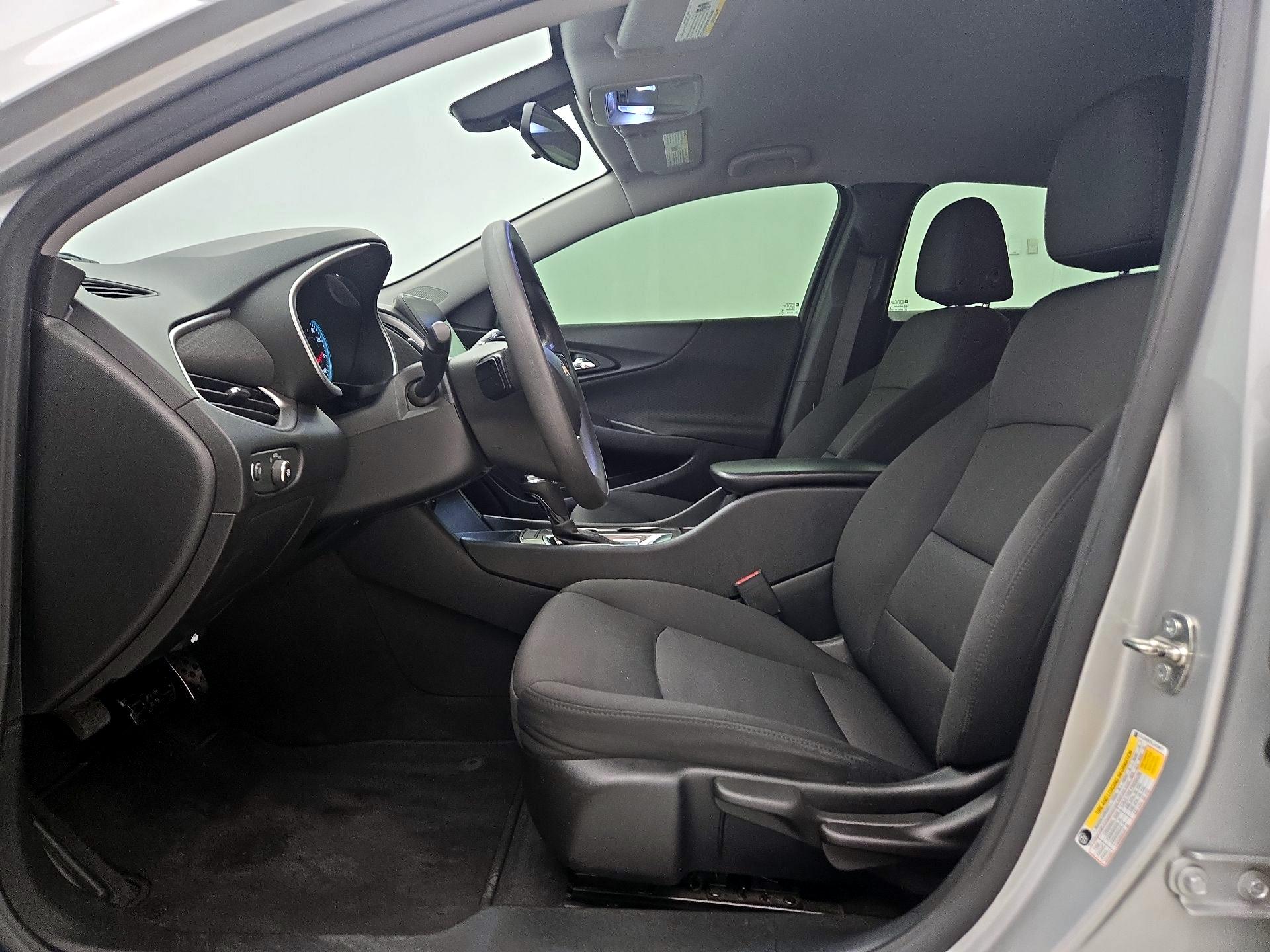 Thumbnail: 2020 Chevrolet Malibu - 11