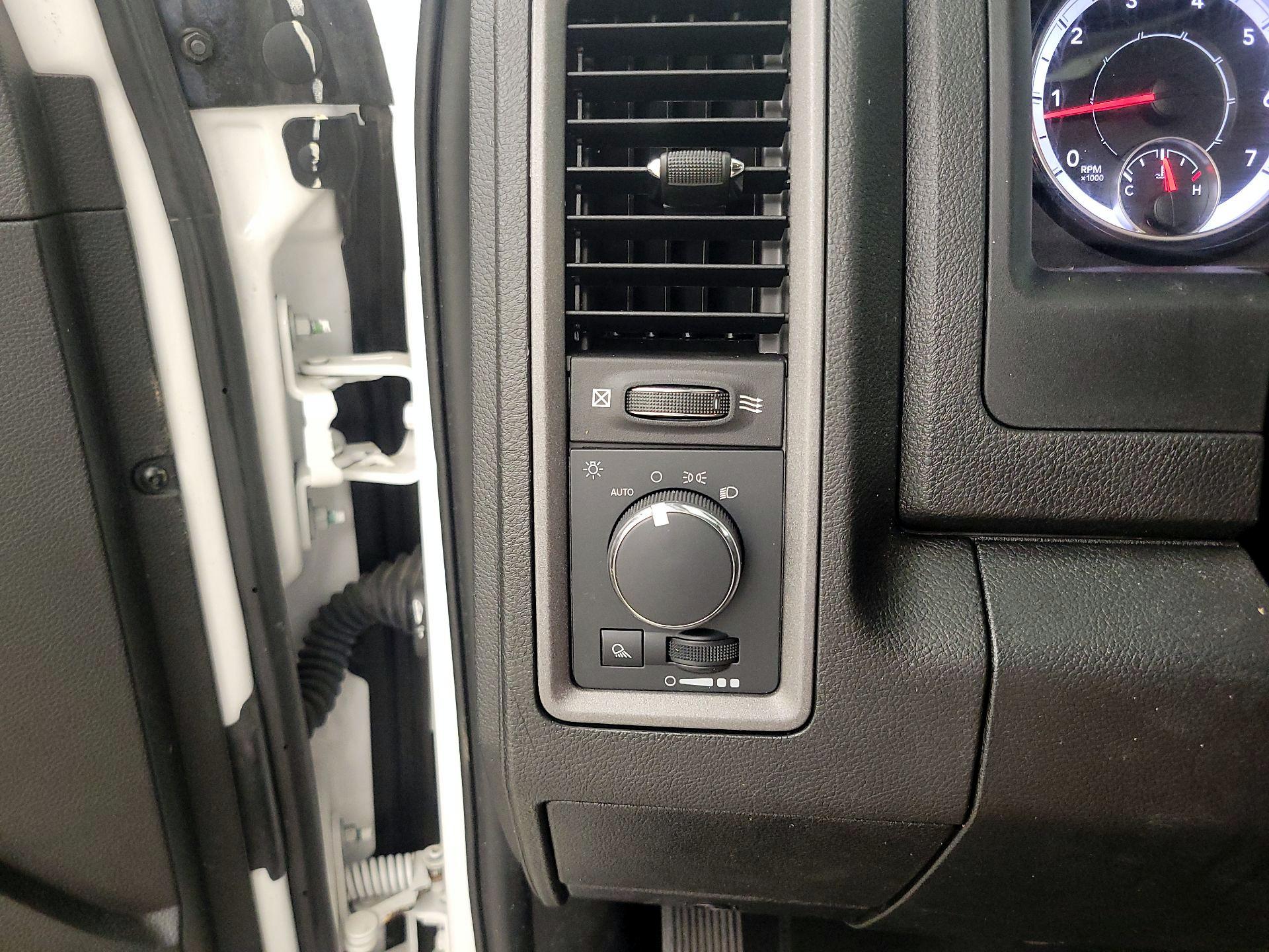 Thumbnail: 2022 RAM 1500 Classic - 13