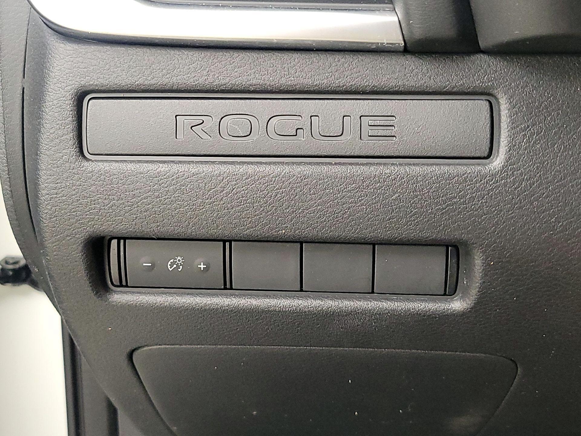 Thumbnail: 2022 Nissan Rogue - 13