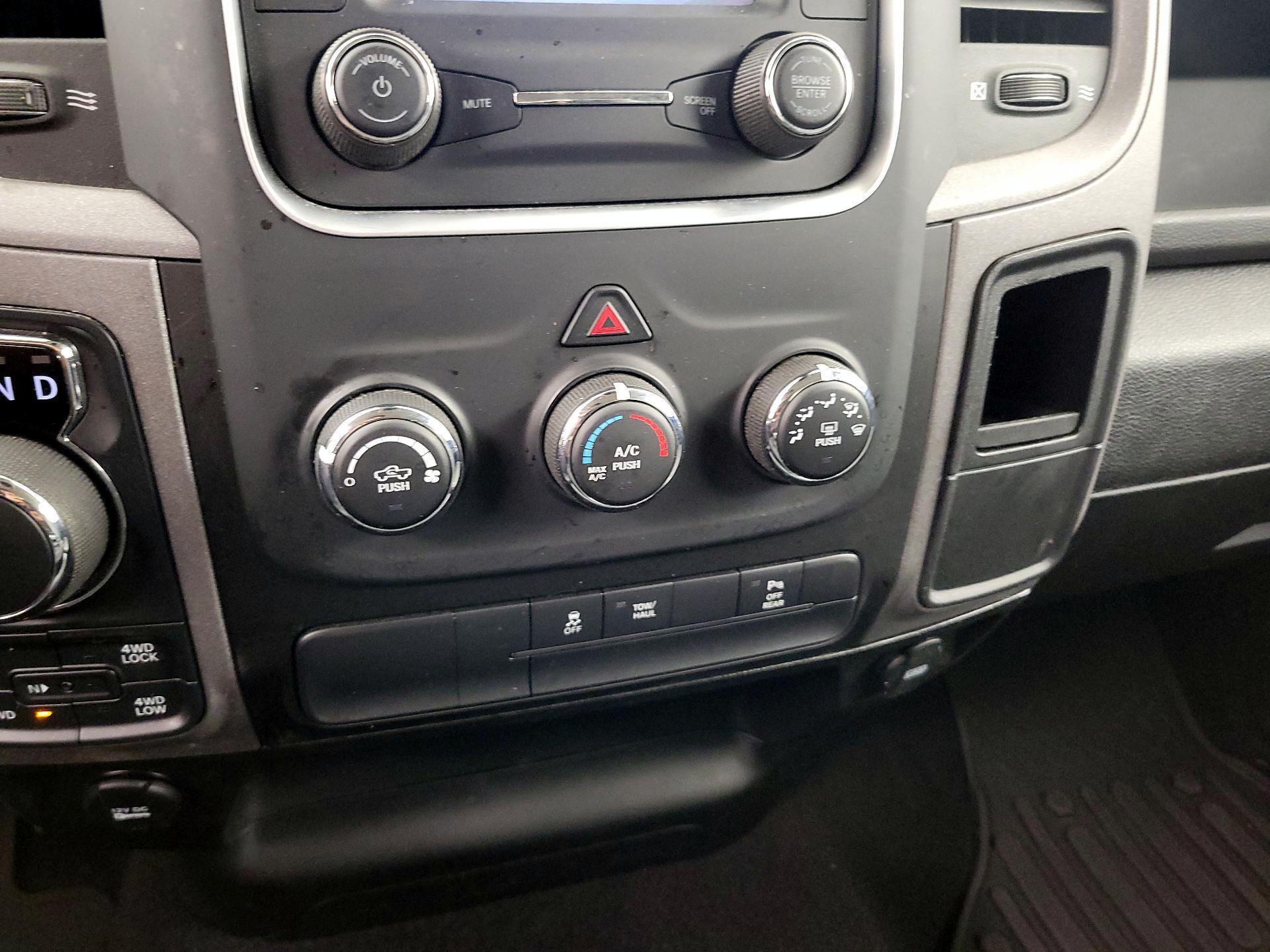 Thumbnail: 2023 RAM 1500 Classic - 16