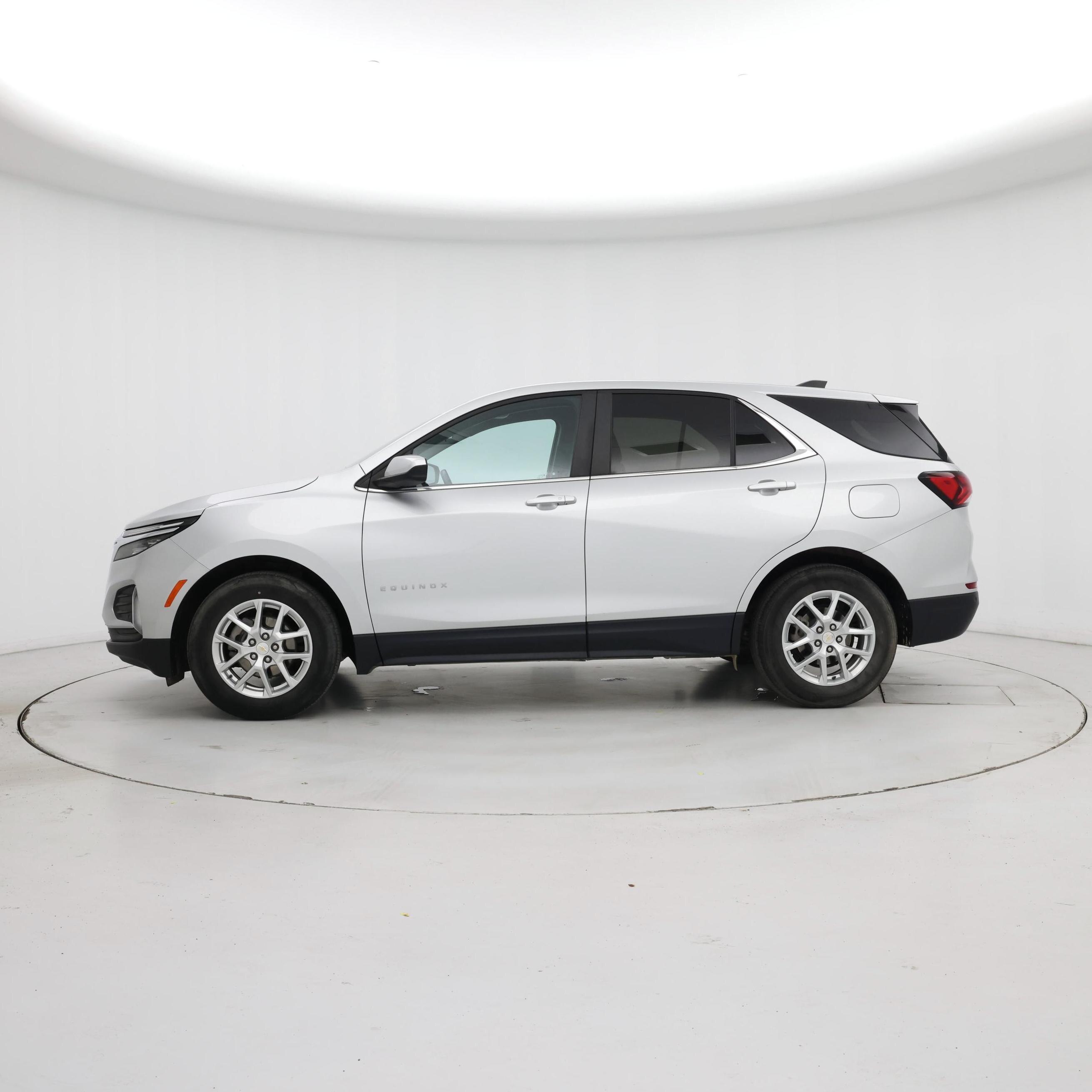 Thumbnail: 2022 Chevrolet Equinox - 3