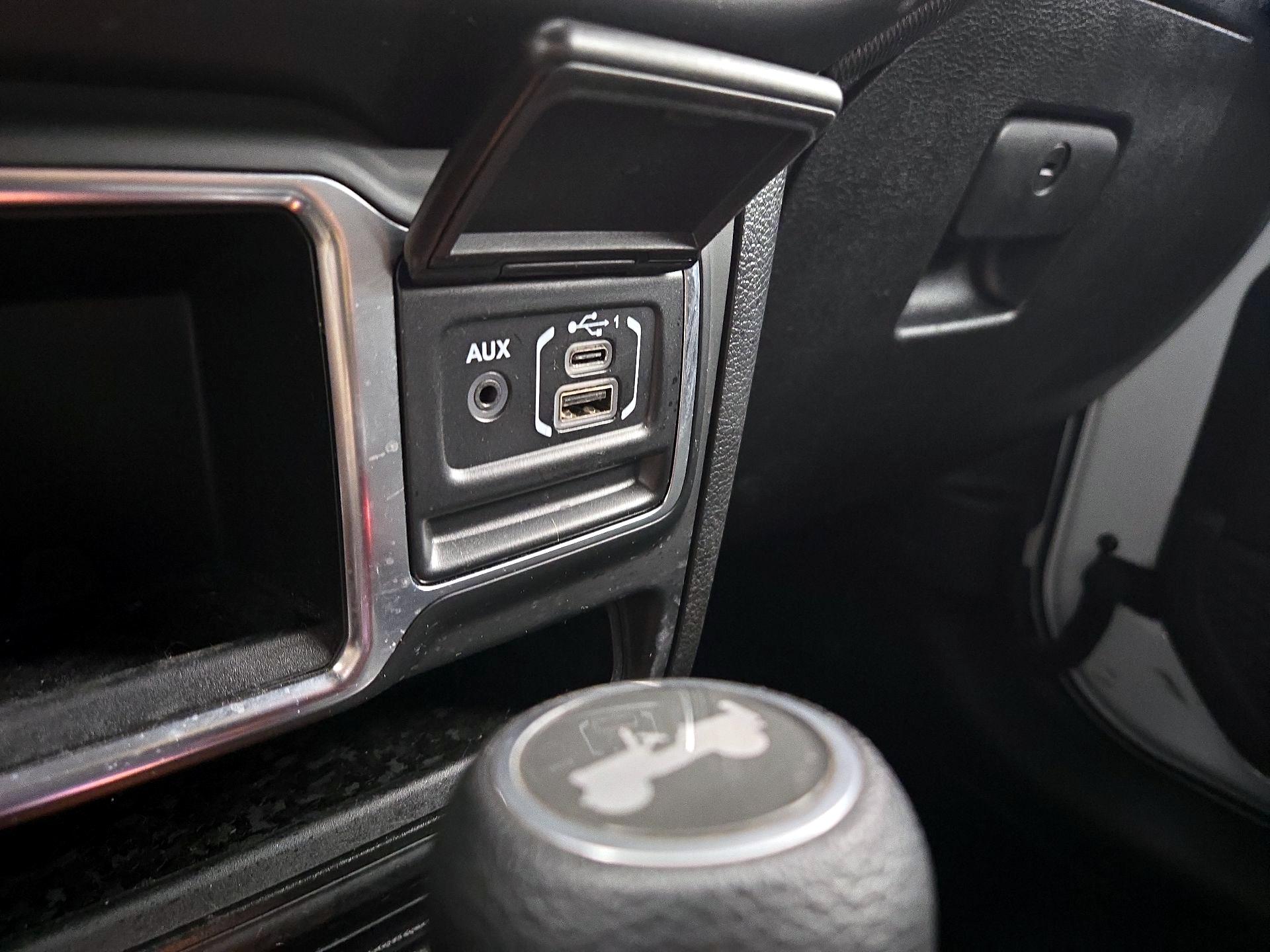 Thumbnail: 2021 Jeep Wrangler - 18