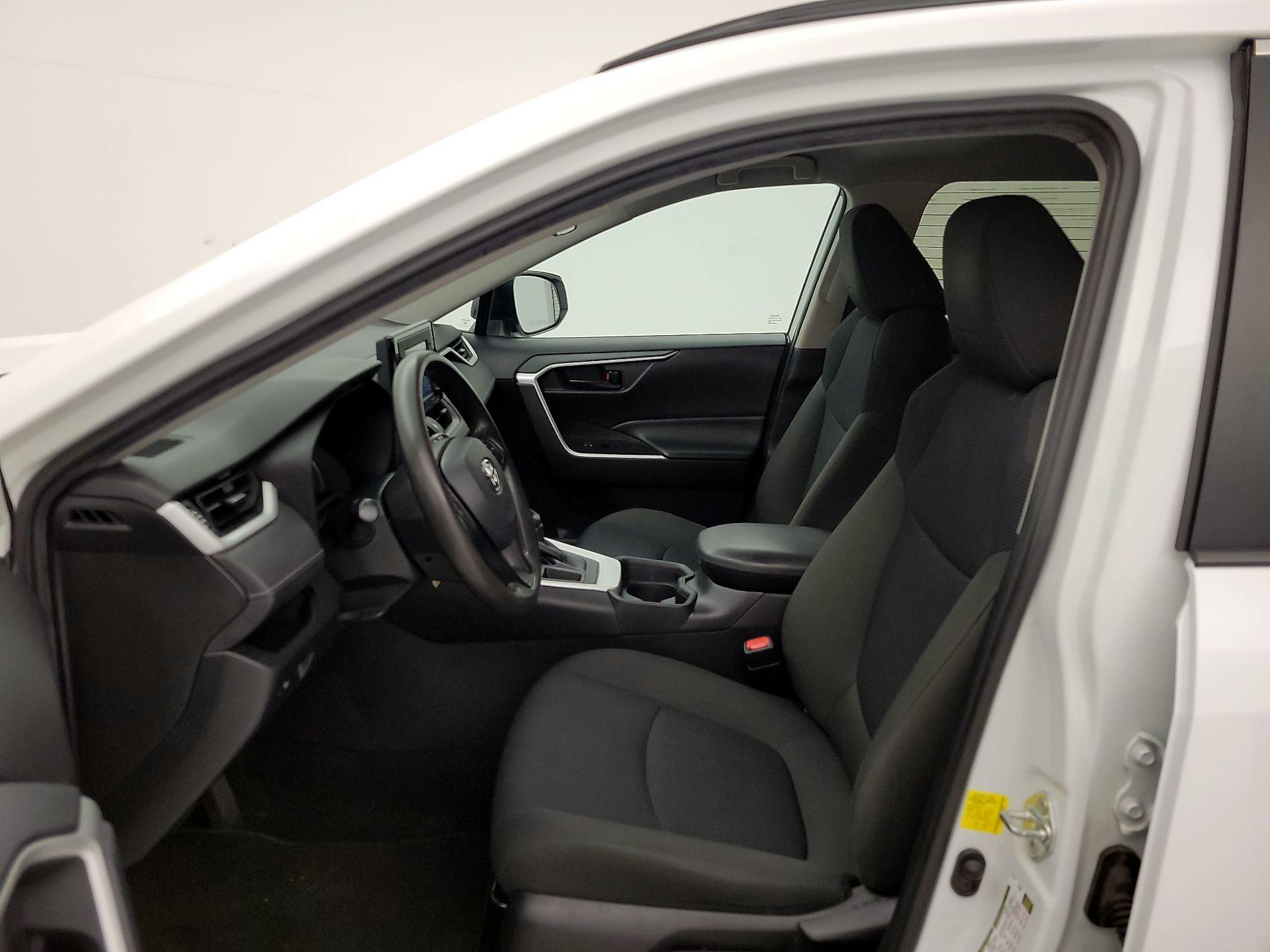 Thumbnail: 2021 Toyota RAV4 - 11