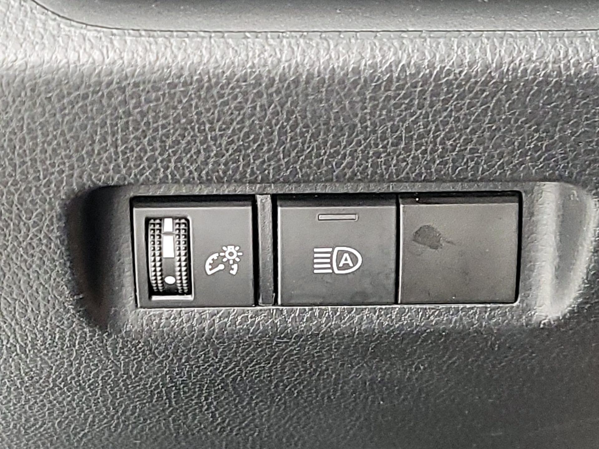 Thumbnail: 2021 Toyota RAV4 - 13