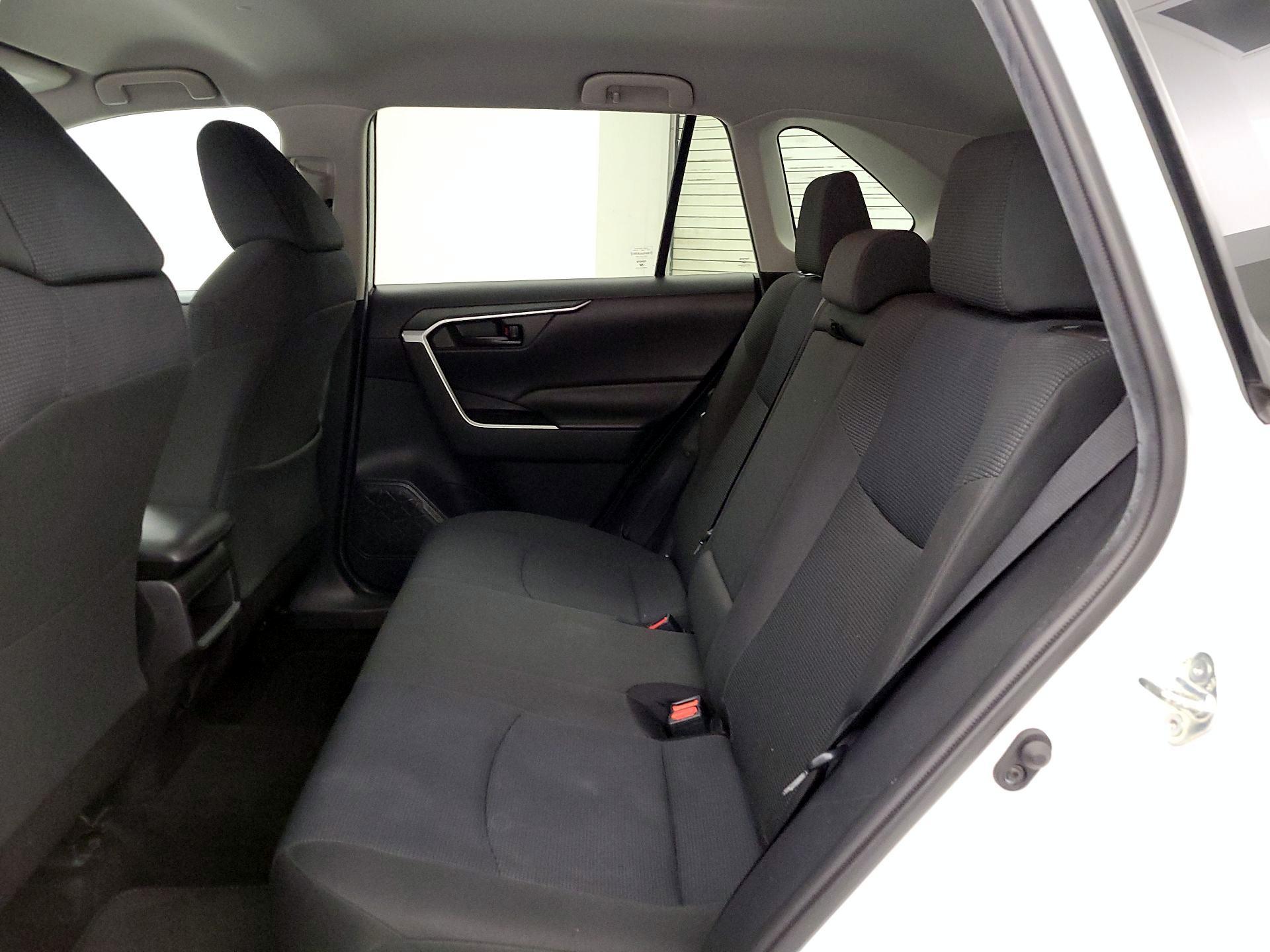 Thumbnail: 2021 Toyota RAV4 - 19