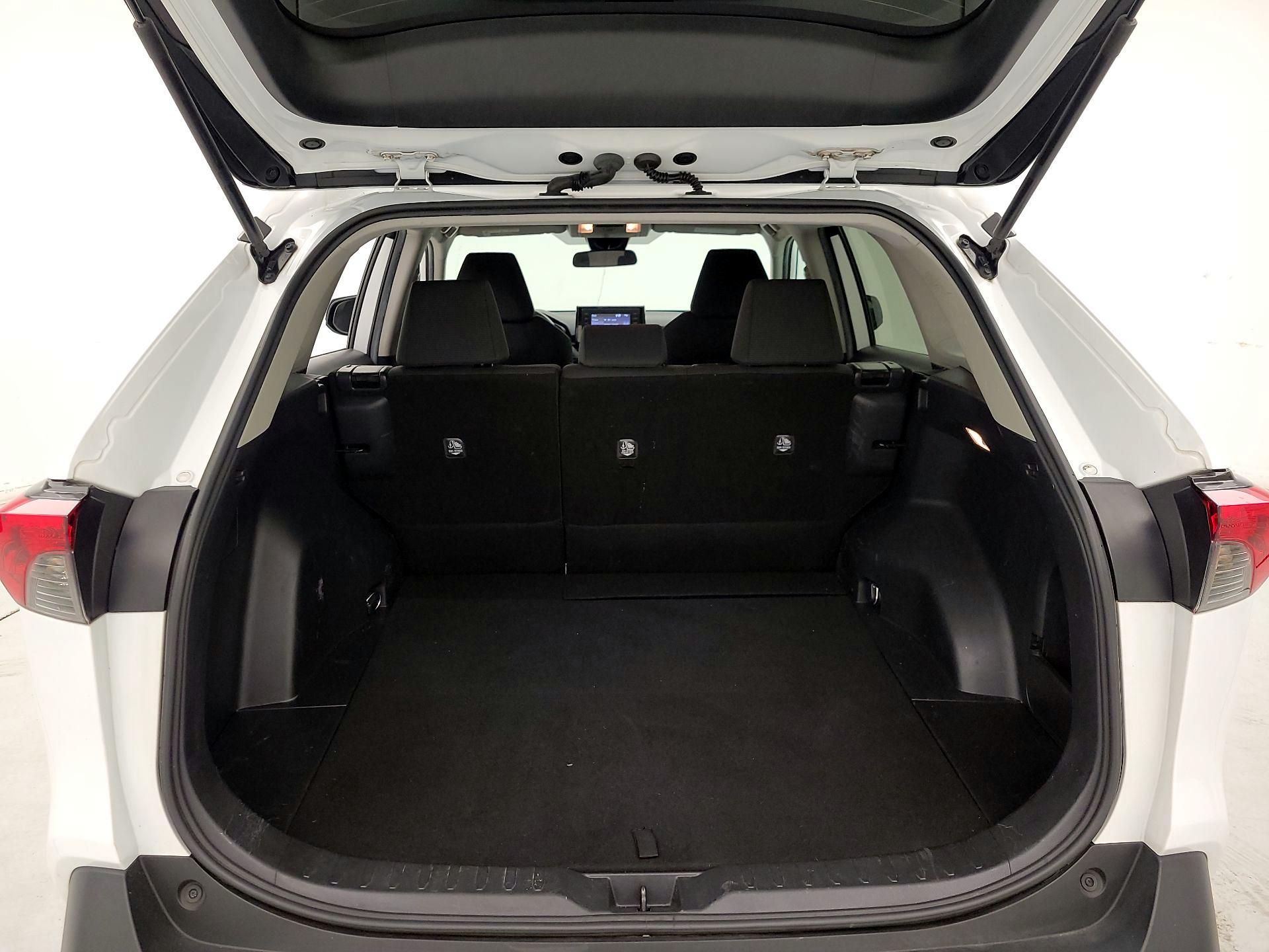 Thumbnail: 2021 Toyota RAV4 - 20