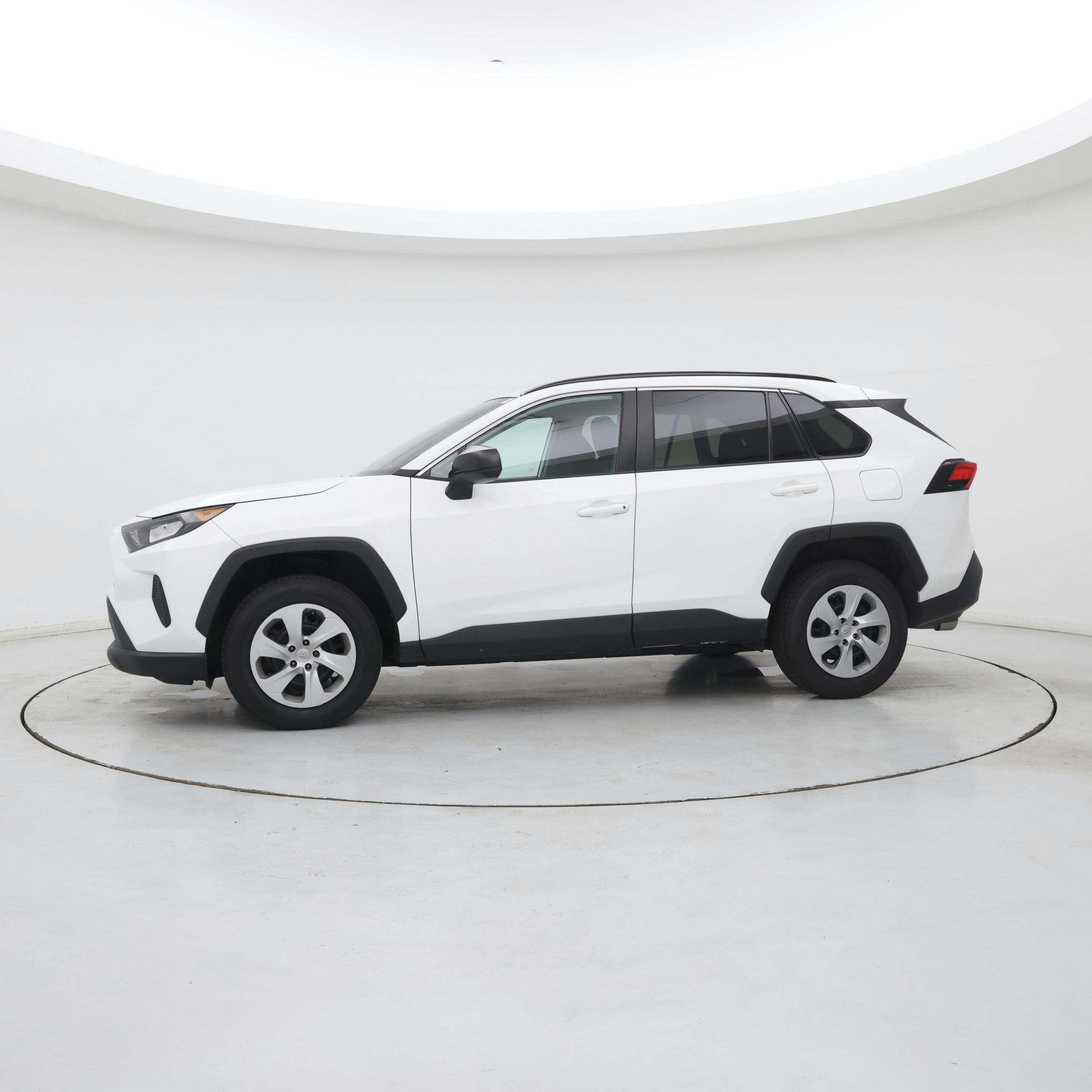 Thumbnail: 2021 Toyota RAV4 - 3