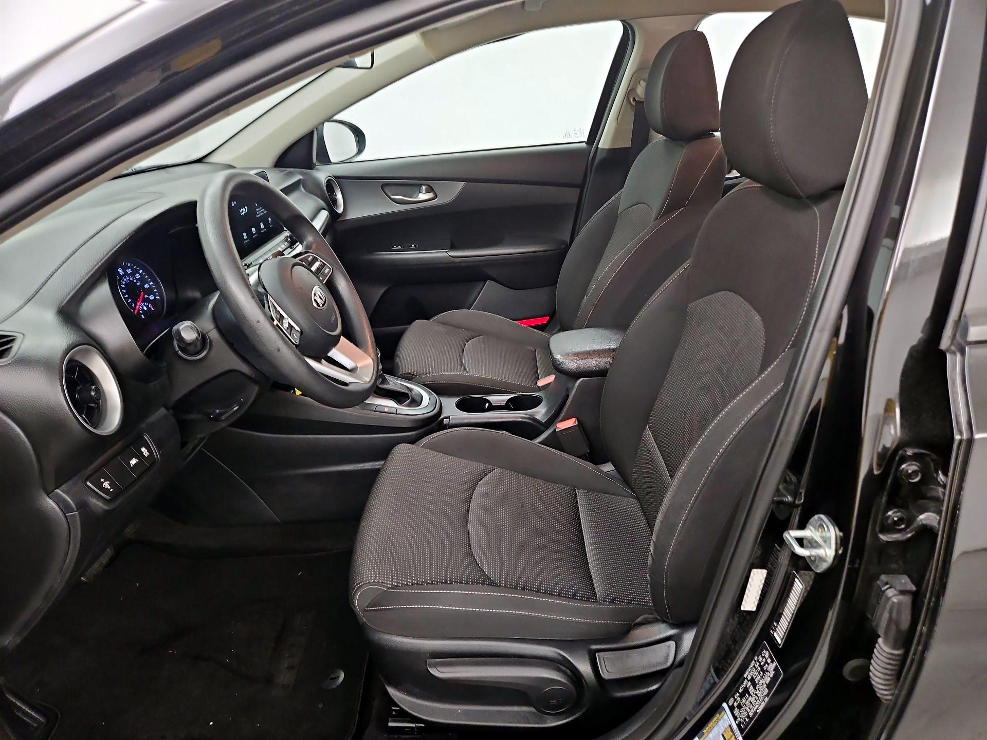 Thumbnail: 2020 Kia Forte - 11