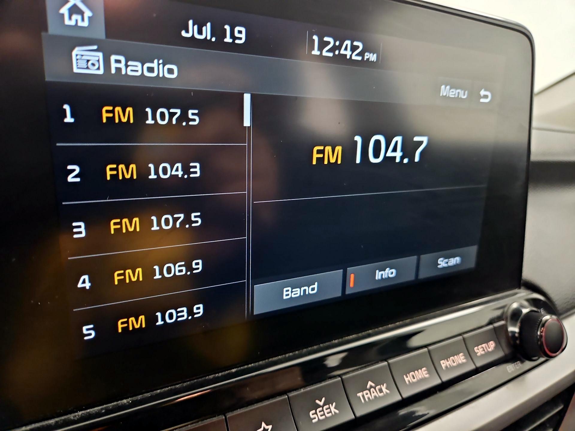 Thumbnail: 2020 Kia Forte - 15