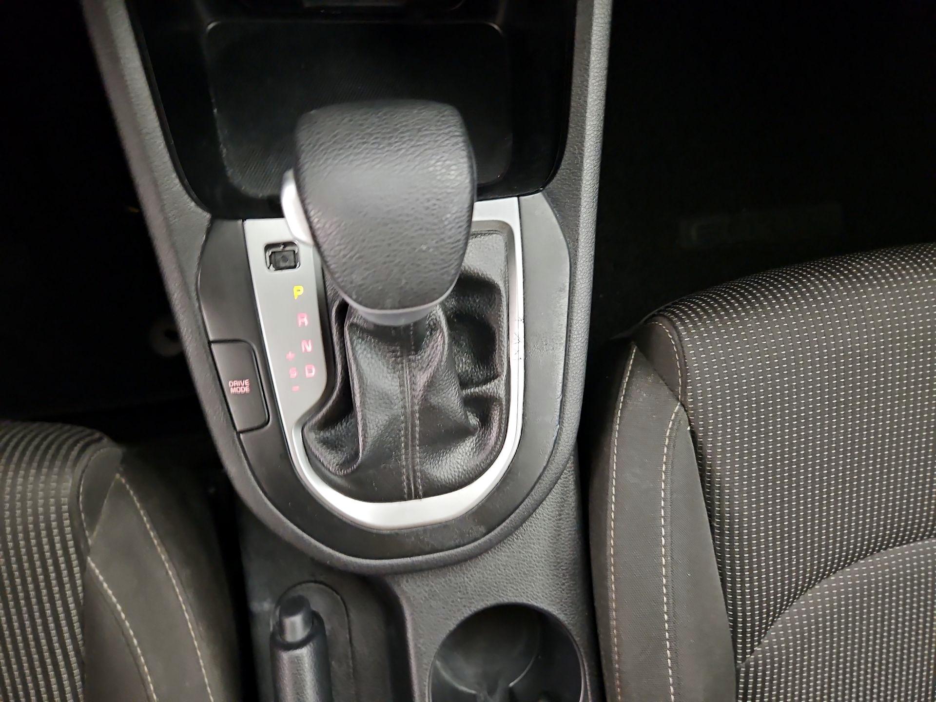 Thumbnail: 2020 Kia Forte - 17