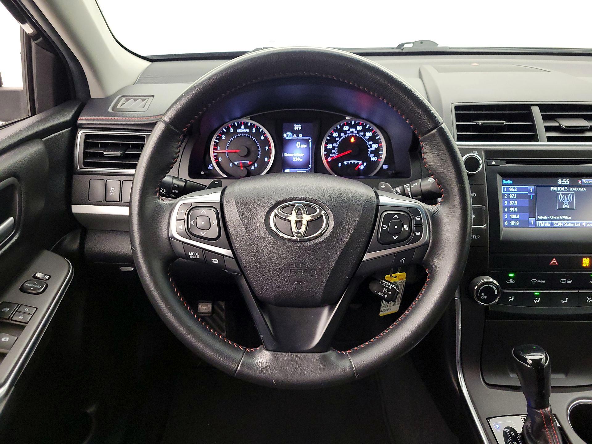 Thumbnail: 2016 Toyota Camry - 10