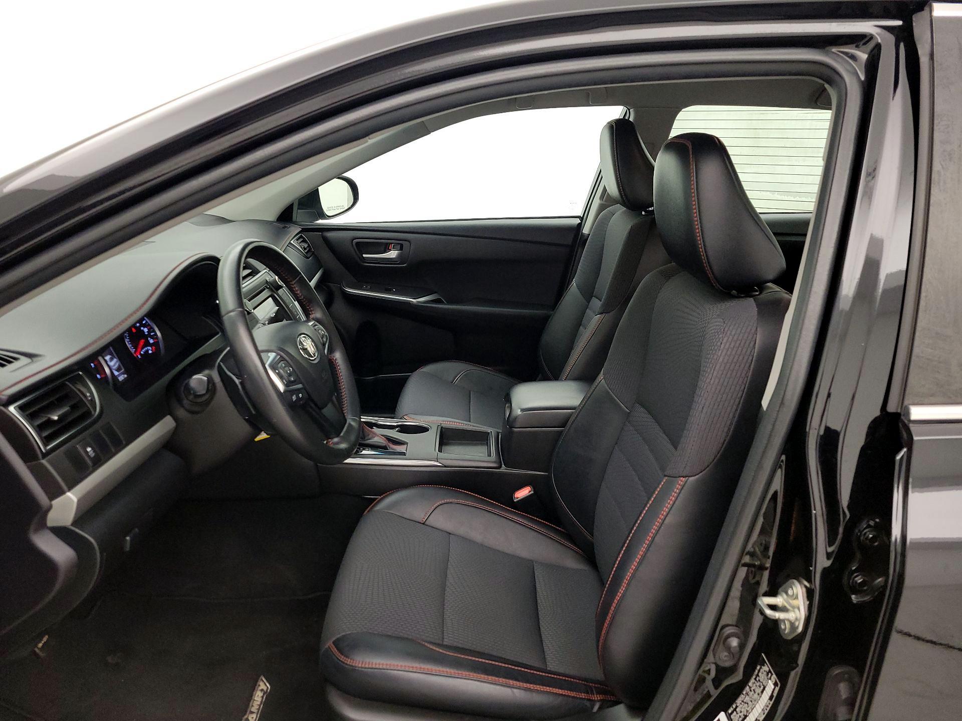 Thumbnail: 2016 Toyota Camry - 11