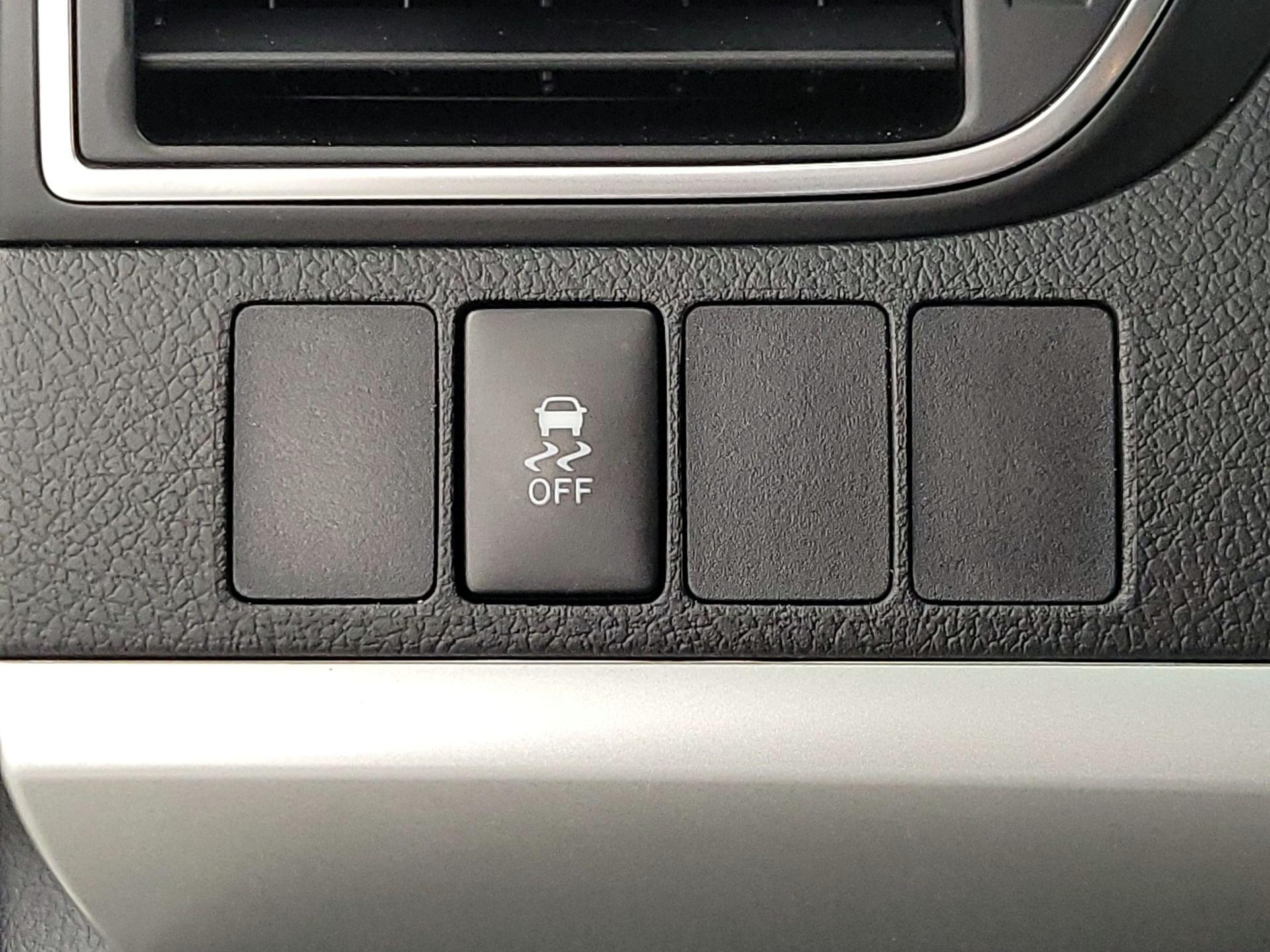 Thumbnail: 2016 Toyota Camry - 13