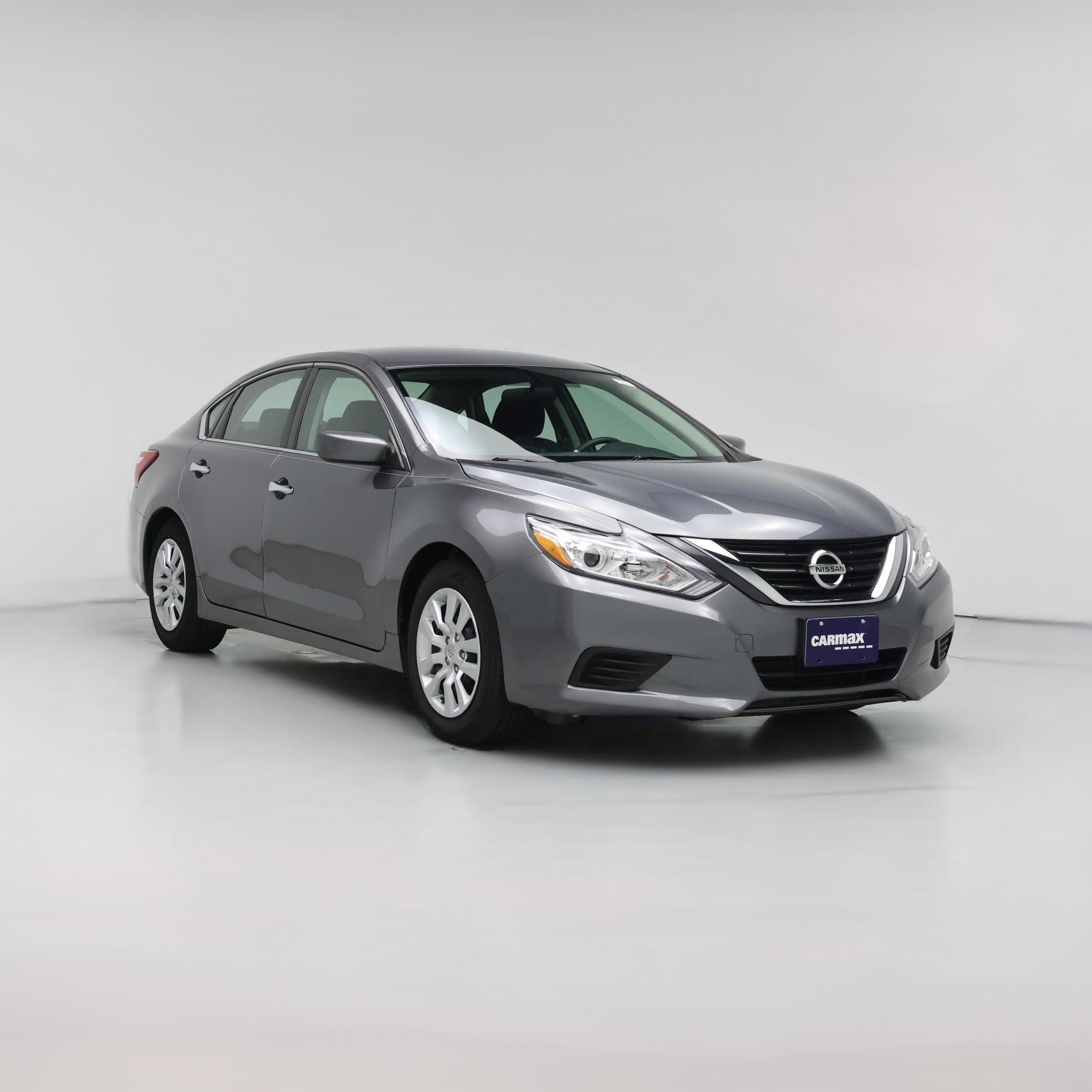 Thumbnail: 2017 Nissan Altima - 1