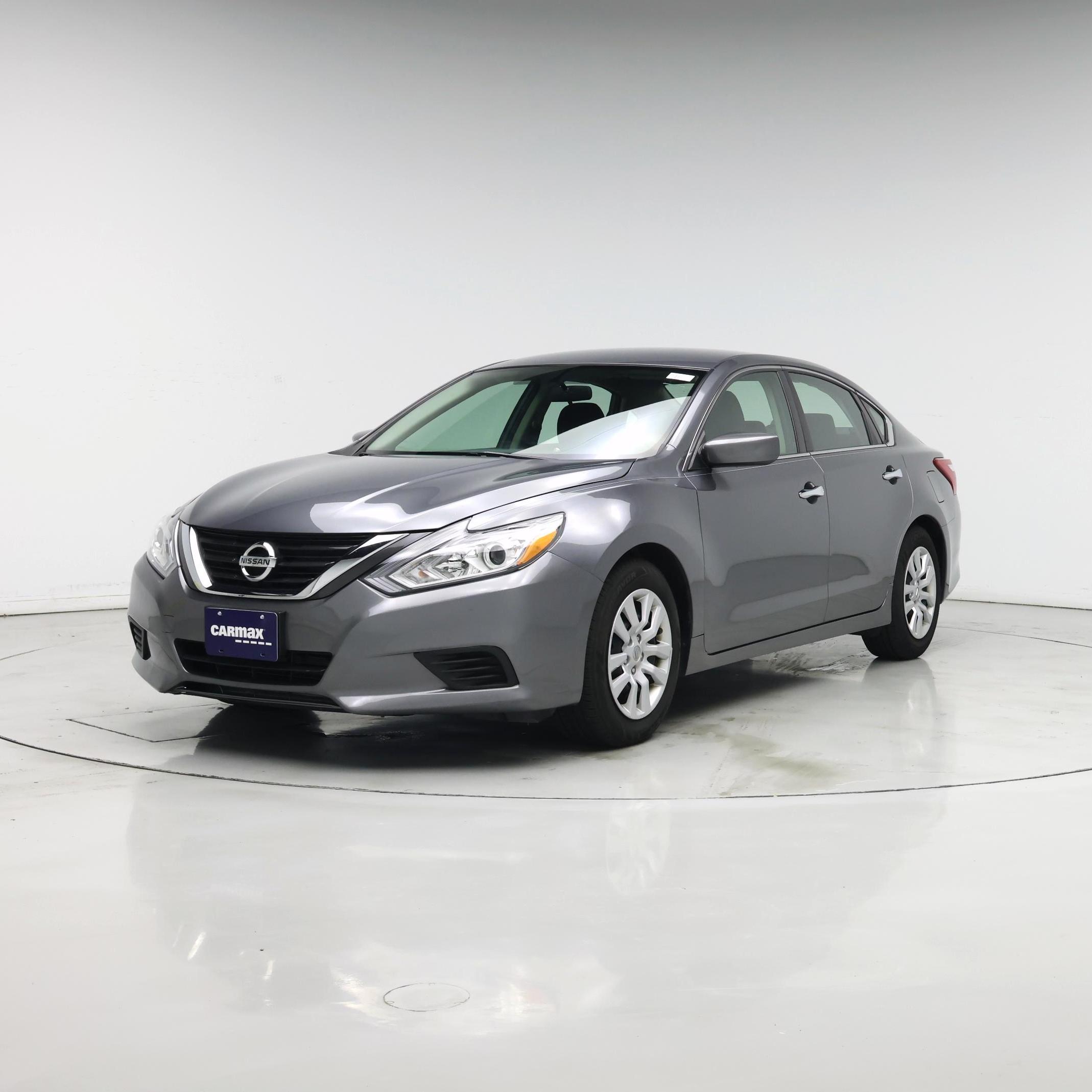 Thumbnail: 2017 Nissan Altima - 4